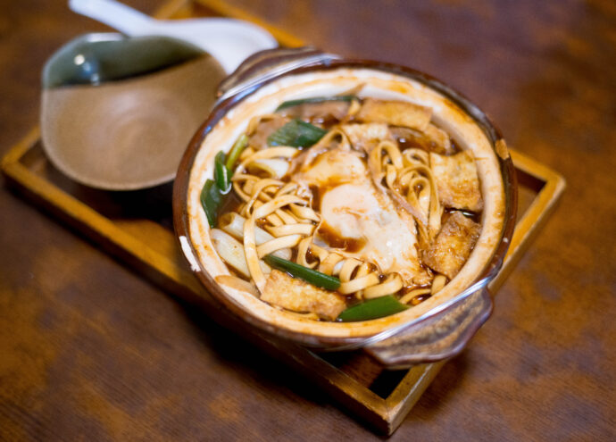 更科 さらしな サラシナ SARASHINA 蕎麦 そば ソバ SOBA 老舗 名店 名鉄岐阜  岐阜県岐阜市京町3-4 冷やしたぬき蕎麦 並 にこみうどん  （株）富屋酒店 かぶしきがいしゃ とみやさけてん カブシキガイシャ　トミヤサケテン TOMIYA SAKETEN 　愛知県名古屋市瑞穂区上坂町1-41-2　地酒屋　豊盃　HOUHAI ほうはい　ホーハイ　三浦酒造  MIURASHUZO日高見　ひたかみ　ヒタカミ HITAKAMI  平孝酒造　HIRAKOSHUZO 天の戸 アマノト　あまのと　AMANOTO　浅舞酒造ASAMAISHUZO　飛露喜 HIROKISHUZOHONTEN　廣木酒造本店　HIROK　大那 DAINA　ダイナ　だいな　菊の里酒造　KIKUNOSATOSHUZO　旭興　KYOKUKO　きょくこう　キョクコウ　渡邉酒造　WATANABESHUZO　仙禽 SENKIN　せんきん　センキン（株）せんきん SENKIN鶴齢　カクレイ　かくれい KAKUREI　青木酒造　AOKISHUZO謙信 ケンシン　けんしん KENSHIN池田屋酒造 IKEDAYASHUZO 白岳仙 HAKUGAKUSEN　ハクガクセン　はくがくせん　安本酒造 YASUMOTOSHUZO 群馬泉 グンマイズミ　ぐんまいずみ 島岡酒造 SHIMAOKASHUZO  喜久醉 きくよい キクヨイKIKUYOI 青島酒造 AOSHIMASHUZO 長珍 ちょうちん　チョウチン長珍酒造CHOCHINSHUZO　みねたからみりん　峯寳 味醂　一子相伝 ミネタカラ　いっしそうでん　イッシソウデン　小笠原味醂 OGASAWARA MIRIN

瀧自慢　たきじまん　タキジマン　瀧自慢酒造　TAKIZIMANSHUZO　田光　TABIKA 早川酒造  HAYAKAWASHUZO　作　ZAKU ざく ザク 清水清三郎商店 SHIMIZUSEIZABUROSHOTEN  篠峯　櫛羅　しのみね　シノミネ　くじら　クジラ　千代酒造　CHIYOSHUZO　雑賀　さいか　サイカ　九重雑賀  KOKONOESAIKA　紀土　鶴梅　無量山　きっど　キッド　KID 　ツルウメ　つるうめ　TURUUME　ムリョウザン　むりょうざん　MURYOZAN　平和酒造　HEIWASHUZO　蒼空　そうくう　ソウクウ　SÔKÛ　藤岡酒造　HUJIOKASHUZO 　宝剣　HOUKEN  宝剣酒造　ほうけんしゅぞう　ホウケンシュゾウ　HOKENSHUZO　清酒竹鶴　小笹屋竹鶴　せいしゅたけつる　セイシュタケツル　おささやたけつる　オササヤタケツル　竹鶴酒造　TAKETURUSHUZO
石鎚　いしづち　イシヅチ　石鎚酒造　ISHIDUCHISHUZO　土佐しらぎく　とさしらぎく　トサシラギク　仙頭酒造場　せんとうしゅぞうじょう　SENDOSHUZOZYO
　
 ブルゴーニュワイン　BOURGOGNE  ボルドーワイン　BORDEAUXカリフォルニアワイン CALIFORNIA  シャンパーニュ  SHAMPAGNEアルザスワイン ALSACE ドイツワイン WEIN GERMAN WINE 専門店　ライカM11　ズミルックス50　レンズ　代表　上田豊二　　きき酒師　焼酎アドバイザー　シャンパーニュシュヴァリエ　堀田駅より徒歩10分　熱田神宮駅より徒歩10分
市バス　牛巻より徒歩３分　地下鉄堀田駅より徒歩１５分　名古屋高速堀田出口より車で２分　牛巻交差点より徒歩５分　レトロ街並み　瓦屋根　裏道　大通りより二本入る　CLASSIC CARクラッシックカー CLASSIC BIKE　クラッシックバイク INTERIA　インテリア　　FASHION　ファッション　MUSIC　音楽　LOVE　SAKE SHOP　酒屋
センス　クリエイト　おたく　　MANIAマニア MOVIE　映画　CINEMA シネマ　2024年春オープン予定 いいねタウン瑞穂 iiNE マルシェ内　グランクレア瑞穂 いいねタウン瑞穂  愛知県名古屋市瑞穂区宝田町四丁目2番、3番2　春敲町三丁目23番1（地番） 魚太郎　UOTARO MIZUHO うおたろう　ウオタロウ　なごやみずほてん　ナゴヤミズホテン　 名古屋瑞穂店  車で1分　徒歩5分　丸明 瑞穂店  MARUAKI MIZUHO　マルアキ ミズホテン　まるあき みずほてん　 徒歩10分　車3分　焼肉 美奈登  ヤキニクミナト　やきにくみなと YAKINIKU MINATO 車で2分　徒歩10分  どての品川　DOTENO SHINAGAWA　ドテノシナガワ　どてのしながわ　車で30秒　徒歩1分昇福亭　SHOHUKUTEI しょうふくてい　ショウフクテイ 街中華　マニア　大盛り　個性派  車で5分　徒歩15分  名店 近くにたくさんあり　堀田バンザイ　牛巻バンザイ　名古屋のへそ
