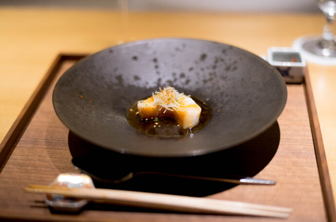 眞善美　しんぜんび シンゼンビ  SHINZENBI  高級中華  PREMIUM CHINESE 愛知県名古屋市東区東桜2-12-34 M's GARDEN2F  （株）富屋酒店 かぶしきがいしゃ とみやさけてん カブシキガイシャ　トミヤサケテン TOMIYA SAKETEN 　愛知県名古屋市瑞穂区上坂町1-41-2　地酒屋　豊盃　HOUHAI ほうはい　ホーハイ　三浦酒造  MIURASHUZO日高見　ひたかみ　ヒタカミ HITAKAMI  平孝酒造　HIRAKOSHUZO 天の戸 アマノト　あまのと　AMANOTO　浅舞酒造ASAMAISHUZO　飛露喜 HIROKISHUZOHONTEN　廣木酒造本店　HIROK　大那 DAINA　ダイナ　だいな　菊の里酒造　KIKUNOSATOSHUZO　旭興　KYOKUKO　きょくこう　キョクコウ　渡邉酒造　WATANABESHUZO　仙禽 SENKIN　せんきん　センキン（株）せんきん SENKIN鶴齢　カクレイ　かくれい KAKUREI　青木酒造　AOKISHUZO謙信 ケンシン　けんしん KENSHIN池田屋酒造 IKEDAYASHUZO 白岳仙 HAKUGAKUSEN　ハクガクセン　はくがくせん　安本酒造 YASUMOTOSHUZO 群馬泉 グンマイズミ　ぐんまいずみ 島岡酒造 SHIMAOKASHUZO  喜久醉 きくよい キクヨイKIKUYOI 青島酒造 AOSHIMASHUZO 長珍 ちょうちん　チョウチン長珍酒造CHOCHINSHUZO　みねたからみりん　峯寳 味醂　一子相伝 ミネタカラ　いっしそうでん　イッシソウデン　小笠原味醂 OGASAWARA MIRIN

瀧自慢　たきじまん　タキジマン　瀧自慢酒造　TAKIZIMANSHUZO　田光　TABIKA 早川酒造  HAYAKAWASHUZO　作　ZAKU ざく ザク 清水清三郎商店 SHIMIZUSEIZABUROSHOTEN  篠峯　櫛羅　しのみね　シノミネ　くじら　クジラ　千代酒造　CHIYOSHUZO　雑賀　さいか　サイカ　九重雑賀  KOKONOESAIKA　紀土　鶴梅　無量山　きっど　キッド　KID 　ツルウメ　つるうめ　TURUUME　ムリョウザン　むりょうざん　MURYOZAN　平和酒造　HEIWASHUZO　蒼空　そうくう　ソウクウ　SÔKÛ　藤岡酒造　HUJIOKASHUZO 　宝剣　HOUKEN  宝剣酒造　ほうけんしゅぞう　ホウケンシュゾウ　HOKENSHUZO　清酒竹鶴　小笹屋竹鶴　せいしゅたけつる　セイシュタケツル　おささやたけつる　オササヤタケツル　竹鶴酒造　TAKETURUSHUZO
石鎚　いしづち　イシヅチ　石鎚酒造　ISHIDUCHISHUZO　土佐しらぎく　とさしらぎく　トサシラギク　仙頭酒造場　せんとうしゅぞうじょう　SENDOSHUZOZYO
　
 ブルゴーニュワイン　BOURGOGNE  ボルドーワイン　BORDEAUXカリフォルニアワイン CALIFORNIA  シャンパーニュ  SHAMPAGNEアルザスワイン ALSACE ドイツワイン WEIN GERMAN WINE 専門店　ライカM11　ズミルックス50　レンズ　代表　上田豊二　　きき酒師　焼酎アドバイザー　シャンパーニュシュヴァリエ　堀田駅より徒歩10分　熱田神宮駅より徒歩10分
市バス　牛巻より徒歩３分　地下鉄堀田駅より徒歩１５分　名古屋高速堀田出口より車で２分　牛巻交差点より徒歩５分　レトロ街並み　瓦屋根　裏道　大通りより二本入る　CLASSIC CARクラッシックカー CLASSIC BIKE　クラッシックバイク INTERIA　インテリア　　FASHION　ファッション　MUSIC　音楽　LOVE　SAKE SHOP　酒屋
センス　クリエイト　おたく　　MANIAマニア MOVIE　映画　CINEMA シネマ　2024年春オープン予定 いいねタウン瑞穂 iiNE マルシェ内　グランクレア瑞穂 いいねタウン瑞穂  愛知県名古屋市瑞穂区宝田町四丁目2番、3番2　春敲町三丁目23番1（地番） 魚太郎　UOTARO MIZUHO うおたろう　ウオタロウ　なごやみずほてん　ナゴヤミズホテン　 名古屋瑞穂店  車で1分　徒歩5分　丸明 瑞穂店  MARUAKI MIZUHO　マルアキ ミズホテン　まるあき みずほてん　 徒歩10分　車3分　焼肉 美奈登  ヤキニクミナト　やきにくみなと YAKINIKU MINATO 車で2分　徒歩10分  どての品川　DOTENO SHINAGAWA　ドテノシナガワ　どてのしながわ　車で30秒　徒歩1分昇福亭　SHOHUKUTEI しょうふくてい　ショウフクテイ 街中華　マニア　大盛り　個性派  車で5分　徒歩15分  名店 近くにたくさんあり　堀田バンザイ　牛巻バンザイ　名古屋のへそ


