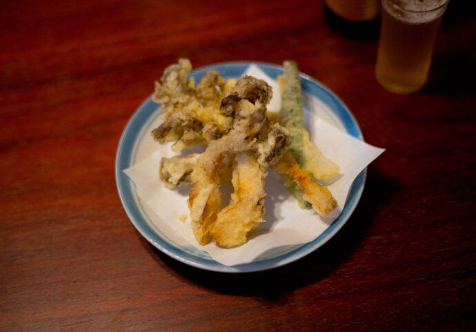 そばきり萬屋町 助六 ソバキリ ヨロズヤ スケロク そばきりよろずやすけろく SOBAKIRIYOROZUYA SUKEROKU SOBA TENPURA 岐阜県関市元町8-27  天然木のこ蕎麦 天然まい茸天麩羅 エビスビール小瓶
(株)富屋酒店 かぶしきがいしゃ とみやさけてん カブシキガイシャ トミヤサケテン TOMIYA SAKETEN  愛知県名古屋市瑞穂区上坂町1-41-2 地酒屋 豊盃 HOUHAI ほうはい ホーハイ 三浦酒造  MIURASHUZO日高見 ひたかみ ヒタカミ HITAKAMI  平孝酒造 HIRAKOSHUZO 天の戸 アマノト あまのと AMANOTO 浅舞酒造ASAMAISHUZO 飛露喜 HIROKISHUZOHONTEN 廣木酒造本店 HIROK 大那 DAINA ダイナ だいな 菊の里酒造 KIKUNOSATOSHUZO 旭興 KYOKUKO きょくこう キョクコウ 渡邉酒造 WATANABESHUZO 仙禽 SENKIN せんきん センキン(株)せんきん SENKIN鶴齢 カクレイ かくれい KAKUREI 青木酒造 AOKISHUZO謙信 ケンシン けんしん KENSHIN池田屋酒造 IKEDAYASHUZO 白岳仙 HAKUGAKUSEN ハクガクセン はくがくせん 安本酒造 YASUMOTOSHUZO 群馬泉 グンマイズミ ぐんまいずみ 島岡酒造 SHIMAOKASHUZO  喜久醉 きくよい キクヨイKIKUYOI 青島酒造 AOSHIMASHUZO 長珍 ちょうちん チョウチン長珍酒造CHOCHINSHUZO みねたからみりん 峯寳 味醂 一子相伝 ミネタカラ いっしそうでん イッシソウデン 小笠原味醂 OGASAWARA MIRIN
瀧自慢 たきじまん タキジマン 瀧自慢酒造 TAKIZIMANSHUZO 田光 TABIKA 早川酒造  HAYAKAWASHUZO 作 ZAKU ざく ザク 清水清三郎商店 SHIMIZUSEIZABUROSHOTEN  篠峯 櫛羅 しのみね シノミネ くじら クジラ 千代酒造 CHIYOSHUZO 雑賀 さいか サイカ 九重雑賀  KOKONOESAIKA 紀土 鶴梅 無量山 きっど キッド KID  ツルウメ つるうめ TURUUME ムリョウザン むりょうざん MURYOZAN 平和酒造 HEIWASHUZO 蒼空 そうくう ソウクウ SÔKÛ 藤岡酒造 HUJIOKASHUZO  宝剣 HOUKEN  宝剣酒造 ほうけんしゅぞう ホウケンシュゾウ HOKENSHUZO 清酒竹鶴 小笹屋竹鶴 せいしゅたけつる セイシュタケツル おささやたけつる オササヤタケツル 竹鶴酒造 TAKETURUSHUZO
石鎚 いしづち イシヅチ 石鎚酒造 ISHIDUCHISHUZO 土佐しらぎく とさしらぎく トサシラギク 仙頭酒造場 せんとうしゅぞうじょう SENDOSHUZOZYO
 
 ブルゴーニュワイン BOURGOGNE  ボルドーワイン BORDEAUXカリフォルニアワイン CALIFORNIA  シャンパーニュ  SHAMPAGNEアルザスワイン ALSACE ドイツワイン WEIN GERMAN WINE 専門店 ライカM11 ズミルックス50 レンズ 代表 上田豊二  きき酒師 焼酎アドバイザー シャンパーニュシュヴァリエ 堀田駅より徒歩10分 熱田神宮駅より徒歩10分
市バス 牛巻より徒歩3分 地下鉄堀田駅より徒歩15分 名古屋高速堀田出口より車で2分 牛巻交差点より徒歩5分 レトロ街並み 瓦屋根 裏道 大通りより二本入る CLASSIC CARクラッシックカー CLASSIC BIKE クラッシックバイク INTERIA インテリア  FASHION ファッション MUSIC 音楽 LOVE SAKE SHOP 酒屋
センス クリエイト おたく  MANIAマニア MOVIE 映画 CINEMA シネマ 2024年春オープン予定 いいねタウン瑞穂 iiNE マルシェ内 グランクレア瑞穂 いいねタウン瑞穂  愛知県名古屋市瑞穂区宝田町四丁目2番、3番2 春敲町三丁目23番1(地番) 魚太郎 UOTARO MIZUHO うおたろう ウオタロウ なごやみずほてん ナゴヤミズホテン  名古屋瑞穂店  車で1分 徒歩5分 丸明 瑞穂店  MARUAKI MIZUHO マルアキ ミズホテン まるあき みずほてん  徒歩10分 車3分 焼肉 美奈登  ヤキニクミナト やきにくみなと YAKINIKU MINATO 車で2分 徒歩10分  どての品川 DOTENO SHINAGAWA ドテノシナガワ どてのしながわ 車で30秒 徒歩1分昇福亭 SHOHUKUTEI しょうふくてい ショウフクテイ 街中華 マニア 大盛り 個性派  車で5分 徒歩15分  名店 近くにたくさんあり 堀田バンザイ 牛巻バンザイ 名古屋のへそ