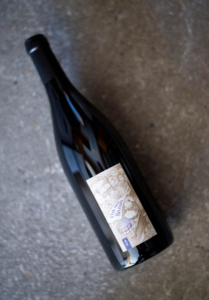 アズッカ・エ・アズッコ あずっか・え・あずっこ 愛知唯一のワイナリー
イタリア・トスカーナで修行 イタリアワイン発想がベース 元は牧場 AZUCCA E AZUCCO 愛知県豊田市勘八町 丘陵地 :森 170ⅿ 多方向斜面 猿投山麓~乙部
岡の上ワイナリー 愛知県豊田市太平町七曲12-691 アズッカ エ アズッコ‘秋のワインたち’ 須崎大介 アズッカ エ アズッコが一本一本『作品の意識』で造っておりますワインを大切にお届けいたしますので どうぞお楽しみにお待ちいただけましたら
名古屋特約店 取り扱い店 MEI メイ めい 愛知県名古屋市西区那古野1-23-2 四間道糸重3 食べログ名店2023 国際センター
(株)富屋酒店 かぶしきがいしゃ とみやさけてん カブシキガイシャ トミヤサケテン TOMIYA SAKETEN 愛知県名古屋市瑞穂区上坂町1-41-2 地酒屋 豊盃 HOUHAI ほうはい ホーハイ 三浦酒造 MIURASHUZO日高見 ひたかみ ヒタカミ HITAKAMI 平孝酒造 HIRAKOSHUZO 天の戸 アマノト あまのと AMANOTO 浅舞酒造 ASAMAISHUZO 飛露喜 HIROKISHUZOHONTEN 廣木酒造本店 HIROK 大那 DAINA ダイナ だいな 菊の里酒造 KIKUNOSATOSHUZO 旭興 KYOKUKO きょくこう キョクコウ 渡邉酒造 WATANABESHUZO 仙禽 SENKIN せんきん センキン(株)せんきん SENKIN鶴齢 カクレイ かくれい KAKUREI 青木酒造 AOKISHUZO謙信 ケンシン けんしん KENSHIN池田屋酒造 IKEDAYASHUZO 白岳仙 HAKUGAKUSEN ハクガクセン はくがくせん 安本酒造 YASUMOTOSHUZO 群馬泉 グンマイズミ ぐんまいずみ 島岡酒造 SHIMAOKASHUZO 喜久醉 きくよい キクヨイKIKUYOI 青島酒造 AOSHIMASHUZO 長珍 ちょうちん チョウチン長珍酒造CHOCHINSHUZO みねたからみりん 峯寳 味醂 一子相伝 ミネタカラ いっしそうでん イッシソウデン 小笠原味醂 OGASAWARA MIRIN
瀧自慢 たきじまん タキジマン 瀧自慢酒造 TAKIZIMANSHUZO 田光 TABIKA 早川酒造 HAYAKAWASHUZO 作 ZAKU ざく ザク 清水清三郎商店 SHIMIZUSEIZABUROSHOTEN 篠峯 櫛羅 しのみね シノミネ くじら クジラ 千代酒造 CHIYOSHUZO 雑賀 さいか サイカ 九重雑賀 KOKONOESAIKA 紀土 鶴梅 無量山 きっど キッド KID ツルウメ つるうめ TURUUME ムリョウザン むりょうざん MURYOZAN 平和酒造 HEIWASHUZO 蒼空 そうくう ソウクウ SÔKÛ 藤岡酒造 HUJIOKASHUZO 宝剣 HOUKEN 宝剣酒造 ほうけんしゅぞう ホウケンシュゾウ HOKENSHUZO 清酒竹鶴 小笹屋竹鶴 せいしゅたけつる セイシュタケツル おささやたけつる オササヤタケツル 竹鶴酒造 TAKETURUSHUZO
石鎚 いしづち イシヅチ 石鎚酒造 ISHIDUCHISHUZO 土佐しらぎく とさしらぎく トサシラギク 仙頭酒造場 せんとうしゅぞうじょう SENDOSHUZOZYO アルガブランカ ARUGABURANKA勝沼醸造 KATUNUMAJÔZÔ ドメーヌソガ ソガ・ペール・エ・フィス SOGA PELE ET FIS オブセワイナリー OBUSEWINERY ドメーヌタカヒコ DOMAINE TAKAHIKO クリサワブラン KURISAWA BLANC ナカザワワイナリー NAKAZAWA WINERY さつま寿 SATUMA KOTOBUKI 尾込商店 OGOME SHOTEN 蔵の師魂 KURANOSHIKON 小正醸造 KOMASA JÔZÔ 天狗櫻 TENGUSAKURA 白石酒蔵 SHIRAISHISHUZO しま千両 SHIMASENRYO 高崎酒蔵 TAKASAKISHUZO 杜氏潤平 TOJIJUNPEI 小玉醸造 KODAMAJOZO 赤鹿毛 青鹿毛 AKAKAGE AOKAGE 柳田酒蔵 YANAGIDASHUZO 舞香 MAIKA 泰明 TAIMEI 藤居醸造 HUZIIJÔZÔ 池の露 特酎天草 IKENOTUYU TOKUCHU AMAKUSA 壱乃醸 飛乃流 朝日 ICHINOJO HINORYU ASAHI 朝日酒造 ASAHISHUZO 龍宮 RYUGU 富田酒造場 TOMITASHUZOJO 鳥飼 TORIKAI 鳥飼酒造 TORIKAISHUZO 極楽 GOIKURAKU 林酒造場 HAYASHISHUZOJO 屋久の島大自然林 酔麦香 YAKUNOSHIMA DAISHIZENRIN SUIBASKUKA 本坊酒造 HONBOSHUZO
金峰 金峰荒蘆過 KINPO KINPOARAROKA 宇都酒造 UTOSHUZO 北谷長老 CHYATANCHÔRÔ 北谷酒造 CHYATANSHUZO 山原くいな YAMBARUKUINA やんばる酒造 YAMBARUSHUZO 2024年春オープン予定 いいねタウン瑞穂 iiNE マルシェ内 グランクレア瑞穂 いいねタウン瑞穂 愛知県名古屋市瑞穂区宝田町四丁目2番、3番2 春敲町三丁目23番1(地番) 魚太郎 UOTARO MIZUHO うおたろう ウオタロウ なごやみずほてん ナゴヤミズホテン 名古屋瑞穂店 車で1分 徒歩5分 丸明 瑞穂店 MARUAKI MIZUHO マルアキ ミズホテン まるあき みずほてん 徒歩10分 車3分 焼肉 美奈登 ヤキニクミナト やきにくみなと YAKINIKU MINATO 車で2分 徒歩10分 どての品川 DOTENO SHINAGAWA ドテノシナガワ どてのしながわ 車で30秒 徒歩1分昇福亭 SHOHUKUTEI しょうふくてい ショウフクテイ 街中華 マニア 大盛り 個性派 車で5分 徒歩15分 名店 近くにたくさんあり 堀田バンザイ 牛巻バンザイ 名古屋のへそ AZUCCA E AZUCCO (アズッカ・エ・アズッコ)『Rana D'oro』(ラナ ドーロ)2023(白 2023ヴィンテージ)」「AZUCCA E AZUCCO (アズッカ・エ・アズッコ)『Rana Rossa』(ラナ ロッサ)2023(赤 2023ヴィンテージ)」「AZUCCA E AZUCCO (アズッカ・エ・アズッコ)『Rana Arancia 』(ラナ アランチャ)2023(白 2023ヴィンテージ)」「AZUCCA E AZUCCO (アズッカ・エ・アズッコ)『Rana Verde 』(ラナ ヴェルデ)2023(白 2023ヴィンテージ「AZUCCA E AZUCCO (アズッカ・エ・アズッコ)『Rana Viora 』(ラナ ヴィオラ)2023(赤 2023ヴィンテージ)」「AZUCCA E AZUCCO (アズッカ・エ・アズッコ)『赤ずきんの本音』2023(赤 ランブルスコ スパークリングワイン 2023ヴィンテージ)」「AZUCCA E AZUCCO (アズッカ・エ・アズッコ)『オオカミのスプマンテ』(キミに幸あれ!)2022(ロゼ スパークリングワイン 2022ヴィンテージ)」「AZUCCA E AZUCCO (アズッカ・エ・アズッコ)『Used Medi Coat Pop』(古着のミディ丈 ポップ)2023(2023ヴィンテージ)」「AZUCCA E AZUCCO (アズッカ・エ・アズッコ)『Used Medi Coat Gialla』(古着のミディ丈 ジアッラ)2023(2023ヴィンテージ)」「AZUCCA E AZUCCO (アズッカ・エ・アズッコ)『Used Medi Coat Pale Blue』(古着のミディ丈 ペイルブルー)2023(2023ヴィンテージ)」「AZUCCA E AZUCCO (アズッカ・エ・アズッコ)『Used Medi Coat Rosa』(古着のミディ丈 ローザ)2023(2023ヴィンテージ)」「AZUCCA E AZUCCO (アズッカ・エ・アズッコ)『Calico』(ウチのチャリコ)2023(2023ヴィンテージ)」「AZUCCA E AZUCCO (アズッカ・エ・アズッコ)『Hikari no Majin』(光の魔人)2023(2023ヴィンテージ)」
「AZUCCA E AZUCCO (アズッカ・エ・アズッコ)『オオカミのスプマンテ』(キミに幸あれ!)2023(ロゼ スパークリングワイン 2023ヴィンテージ)」「AZUCCA E AZUCCO (アズッカ・エ・アズッコ)『Last Summer Vacation』(最後の夏休み)白 2024」「AZUCCA E AZUCCO (アズッカ・エ・アズッコ)『Last Summer Vacation』(最後の夏休み)赤 2024」「AZUCCA E AZUCCO (アズッカ・エ・アズッコ)『On the Street』(オン・ザ・ストリート)白 2024」
「AZUCCA E AZUCCO (アズッカ・エ・アズッコ)『On the Street』(オン・ザ・ストリート)赤 2024」