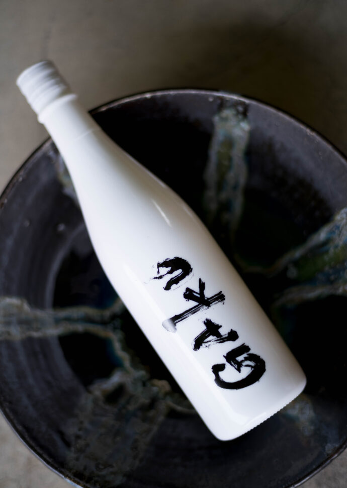 白岳仙　安本酒造有限会社　福井県福井市安原町7ノ4　HAKUGAKUSENN　
ハクガクセン　はくがくせん　嘉永六年創業　純米吟醸　荒走　ARABASHIRI　
荒走り　アラバシリ　あらばしり　新酒　搾立　SHIBORITATE　極走
雫　SHIZUKU　シズク　しずく　路考　ROKOU　濡烏　NUREKARASU
　レア　希少　60本のみの生産　富屋SPECIAL
純米大吟醸　クロガネ　黒鉄の雫取り　富屋酒店発案　全国3件のみの取り扱い
ゴクバシリ　ごくばしり　GOKUBASHIRI　無濾過生原酒　アルコール度数15度
HGS-02　HGS-01　自社酵母　福井県大野産　五百万石　吟のさと　酒造好適米
シボリタテ　しぼりたて　ピチピチ　離　HANARE　はなれ　ハナレ
黒鉄　KUROGANE　クロガネ　くろがね　真紅　SHINKU　シンク　しんく
白練　SHIRONERI　シロネリ　しろねり　路考　ROKOU　ロコウ　ろこう
越前カニ　解禁日　11月8日　日本を誇るブランドかに　希少　限定　レア
登録有形文化財指定蔵　SINCE1853　安本岳史　蔵元　杜氏　手造り　拘り
白岳仙専用ティスティンググラス495ｍｌ　スロバキア産　専用コースター
名古屋　唯一特約店　トミヤオリジナル　五百万石　福井県　契約栽培米
KURA MASTER 2023 GOLD MEDAL初エントリー初受賞作品。ストレートに抜ける品格と美しき質感が心に沁みる。「白岳仙　HAKUGAKUSEN　純米吟醸　＜冷卸　HIYAOROSHI＞　2023」＜吟のさと＞が表現する しなやかさと洗練させた味わいが魅力 「白岳仙   HAKUGAKUSEN   純米吟醸　＜秋上 AKIAGARI＞  2023」＜吟のさと＞が表現する しなやかさと洗練させた味わいが魅力 「白岳仙   HAKUGAKUSEN   純米吟醸　＜秋上 AKIAGARI＞   2023」福井が誇る最高ブランド「越前かに」の11月6日の解禁に合わせ 本日解禁  この落ち着き感と透明感  アラバシリの粋を越えたクオリティ 「白岳仙   HAKUGAKUSEN   純米吟醸   ＜荒走  ARABASHIRI＞  R5BY」
（株）富屋酒店 かぶしきがいしゃ とみやさけてん カブシキガイシャ　トミヤサケテン TOMIYA SAKETEN 　愛知県名古屋市瑞穂区上坂町1-41-2　地酒屋　豊盃　HOUHAI ほうはい　ホーハイ　三浦酒造  MIURASHUZO日高見　ひたかみ　ヒタカミ HITAKAMI  平孝酒造　HIRAKOSHUZO 天の戸 アマノト　あまのと　AMANOTO　浅舞酒造 ASAMAISHUZO　飛露喜 HIROKISHUZOHONTEN　廣木酒造本店　HIROK　大那 DAINA　ダイナ　だいな　菊の里酒造　KIKUNOSATOSHUZO　旭興　KYOKUKO　きょくこう　キョクコウ　渡邉酒造　WATANABESHUZO　仙禽 SENKIN　せんきん　センキン（株）せんきん SENKIN鶴齢　カクレイ　かくれい KAKUREI　青木酒造　AOKISHUZO謙信 ケンシン　けんしん KENSHIN池田屋酒造 IKEDAYASHUZO 白岳仙 HAKUGAKUSEN　ハクガクセン　はくがくせん　安本酒造 YASUMOTOSHUZO 群馬泉 グンマイズミ　ぐんまいずみ 島岡酒造 SHIMAOKASHUZO  喜久醉 きくよい キクヨイKIKUYOI 青島酒造 AOSHIMASHUZO 長珍 ちょうちん　チョウチン長珍酒造CHOCHINSHUZO　みねたからみりん　峯寳 味醂　一子相伝 ミネタカラ　いっしそうでん　イッシソウデン　小笠原味醂 OGASAWARA MIRIN

瀧自慢　たきじまん　タキジマン　瀧自慢酒造　TAKIZIMANSHUZO　田光　TABIKA 早川酒造  HAYAKAWASHUZO　作　ZAKU ざく ザク 清水清三郎商店 SHIMIZUSEIZABUROSHOTEN  篠峯　櫛羅　しのみね　シノミネ　くじら　クジラ　千代酒造　CHIYOSHUZO　雑賀　さいか　サイカ　九重雑賀  KOKONOESAIKA　紀土　鶴梅　無量山　きっど　キッド　KID 　ツルウメ　つるうめ　TURUUME　ムリョウザン　むりょうざん　MURYOZAN　平和酒造　HEIWASHUZO　蒼空　そうくう　ソウクウ　SÔKÛ　藤岡酒造　HUJIOKASHUZO 　宝剣　HOUKEN  宝剣酒造　ほうけんしゅぞう　ホウケンシュゾウ　HOKENSHUZO　清酒竹鶴　小笹屋竹鶴　せいしゅたけつる　セイシュタケツル　おささやたけつる　オササヤタケツル　竹鶴酒造　TAKETURUSHUZO
石鎚　いしづち　イシヅチ　石鎚酒造　ISHIDUCHISHUZO　土佐しらぎく　とさしらぎく　トサシラギク　仙頭酒造場　せんとうしゅぞうじょう　SENDOSHUZOZYO　アルガブランカ　ARUGABURANKA勝沼醸造　KATUNUMAJÔZÔ　ドメーヌソガ　ソガ・ペール・エ・フィス SOGA PELE ET FIS　オブセワイナリー　OBUSEWINERY　ドメーヌタカヒコ　DOMAINE TAKAHIKO　クリサワブラン　KURISAWA BLANC　ナカザワワイナリー　NAKAZAWA WINERY　さつま寿　SATUMA KOTOBUKI 　尾込商店 OGOME SHOTEN  蔵の師魂 KURANOSHIKON  小正醸造　KOMASA ＪÔＺÔ　天狗櫻 TENGUSAKURA  白石酒蔵　SHIRAISHISHUZO  しま千両 SHIMASENRYO　高崎酒蔵  TAKASAKISHUZO  杜氏潤平　TOJIJUNPEI  小玉醸造  KODAMAJOZO  赤鹿毛　青鹿毛  AKAKAGE   AOKAGE　柳田酒蔵  YANAGIDASHUZO　舞香　MAIKA　泰明　TAIMEI　藤居醸造　HUZIIJÔＺÔ　池の露　特酎天草　IKENOTUYU  TOKUCHU  AMAKUSA　壱乃醸　飛乃流　朝日　ICHINOJO  HINORYU　ASAHI　朝日酒造　ASAHISHUZO　龍宮　RYUGU 富田酒造場　TOMITASHUZOJO　鳥飼 TORIKAI　鳥飼酒造　TORIKAISHUZO　極楽 GOIKURAKU　林酒造場 HAYASHISHUZOJO　屋久の島大自然林　酔麦香　YAKUNOSHIMA DAISHIZENRIN SUIBASKUKA　本坊酒造　HONBOSHUZO
金峰　金峰荒蘆過  KINPO　KINPOARAROKA　宇都酒造　UTOSHUZO　北谷長老　CHYATANCHÔＲÔ　北谷酒造　CHYATANSHUZO　山原くいな　YAMBARUKUINA　やんばる酒造　YAMBARUSHUZO　2024年春オープン予定 いいねタウン瑞穂 iiNE マルシェ内　グランクレア瑞穂 いいねタウン瑞穂  愛知県名古屋市瑞穂区宝田町四丁目2番、3番2　春敲町三丁目23番1（地番） 魚太郎　UOTARO MIZUHO うおたろう　ウオタロウ　なごやみずほてん　ナゴヤミズホテン　 名古屋瑞穂店  車で1分　徒歩5分　丸明 瑞穂店  MARUAKI MIZUHO　マルアキ ミズホテン　まるあき みずほてん　 徒歩10分　車3分　焼肉 美奈登  ヤキニクミナト　やきにくみなと YAKINIKU MINATO 車で2分　徒歩10分  どての品川　DOTENO SHINAGAWA　ドテノシナガワ　どてのしながわ　車で30秒　徒歩1分昇福亭　SHOHUKUTEI しょうふくてい　ショウフクテイ 街中華　マニア　大盛り　個性派  車で5分　徒歩15分  名店 近くにたくさんあり　堀このシルキーさ そしてエアリーさ さらなるクオリティアップな作品  「白岳仙   HAKUGAKUSEN   純米大吟醸   ＜黒鉄  生酒  KUROGANE  UNFILTER＞  R5BY」田バンザイ　牛巻バンザイ　名古屋のへそ今期も改良を重ね さらなる領域の辛口純米を表現 「白岳仙   HAKUGAKUSEN  辛口純米  ＜真紅  SHINKU＞ 無濾過生酒  R5BY」品格と美しき桜のイメージを表現する極上の作品 「白岳仙  HAKUGAKUSEN   純米吟醸  ＜桜鼠  SAKURANEZU＞  R5BY＞」＜MADE IN FUKUI＞に全てをかけて渾身の醸しとデザインで挑む意欲作 「白岳仙  HAKUGAKUSEN  熟成純米大吟醸  AGING JUNMAIDAIGINJO ＜GAKU＞」