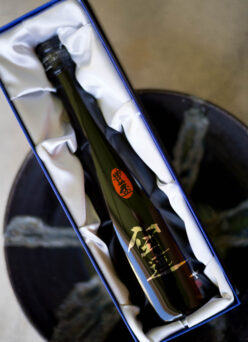 豊盃米の究極の精米で挑んだ＜吉幾三さん命名＞の年末を飾るプレミアムジュンギン「豊盃  HOUHAI  純米大吟醸  ＜空蓮  KUUREN＞」