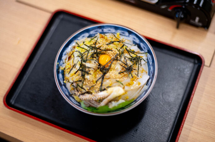 氷見漁港魚市場食堂 ヒミギチョコウウオイチバショクドウ ひみぎょこううおいちばしょくどう HIMIGYOKOU UOICHIBA SHOKUDOU 富山県氷見市比美町435 (株)富屋酒店 かぶしきがいしゃ とみやさけてん カブシキガイシャ トミヤサケテン TOMIYA SAKETEN 愛知県名古屋市瑞穂区上坂町1-41-2 地酒屋 豊盃 HOUHAI ほうはい ホーハイ 三浦酒造 MIURASHUZO日高見 ひたかみ ヒタカミ HITAKAMI 平孝酒造 HIRAKOSHUZO 天の戸 アマノト あまのと AMANOTO 浅舞酒造 ASAMAISHUZO 飛露喜 HIROKISHUZOHONTEN 廣木酒造本店 HIROK 大那 DAINA ダイナ だいな 菊の里酒造 KIKUNOSATOSHUZO 旭興 KYOKUKO きょくこう キョクコウ 渡邉酒造 WATANABESHUZO 仙禽 SENKIN せんきん センキン(株)せんきん SENKIN鶴齢 カクレイ かくれい KAKUREI 青木酒造 AOKISHUZO謙信 ケンシン けんしん KENSHIN池田屋酒造 IKEDAYASHUZO 白岳仙 HAKUGAKUSEN ハクガクセン はくがくせん 安本酒造 YASUMOTOSHUZO 群馬泉 グンマイズミ ぐんまいずみ 島岡酒造 SHIMAOKASHUZO 喜久醉 きくよい キクヨイKIKUYOI 青島酒造 AOSHIMASHUZO 長珍 ちょうちん チョウチン長珍酒造CHOCHINSHUZO みねたからみりん 峯寳 味醂 一子相伝 ミネタカラ いっしそうでん イッシソウデン 小笠原味醂 OGASAWARA MIRIN
瀧自慢 たきじまん タキジマン 瀧自慢酒造 TAKIZIMANSHUZO 田光 TABIKA 早川酒造 HAYAKAWASHUZO 作 ZAKU ざく ザク 清水清三郎商店 SHIMIZUSEIZABUROSHOTEN 篠峯 櫛羅 しのみね シノミネ くじら クジラ 千代酒造 CHIYOSHUZO 雑賀 さいか サイカ 九重雑賀 KOKONOESAIKA 紀土 鶴梅 無量山 きっど キッド KID ツルウメ つるうめ TURUUME ムリョウザン むりょうざん MURYOZAN 平和酒造 HEIWASHUZO 蒼空 そうくう ソウクウ SÔKÛ 藤岡酒造 HUJIOKASHUZO 宝剣 HOUKEN 宝剣酒造 ほうけんしゅぞう ホウケンシュゾウ HOKENSHUZO 清酒竹鶴 小笹屋竹鶴 せいしゅたけつる セイシュタケツル おささやたけつる オササヤタケツル 竹鶴酒造 TAKETURUSHUZO
石鎚 いしづち イシヅチ 石鎚酒造 ISHIDUCHISHUZO 土佐しらぎく とさしらぎく トサシラギク 仙頭酒造場 せんとうしゅぞうじょう SENDOSHUZOZYO アルガブランカ ARUGABURANKA勝沼醸造 KATUNUMAJÔZÔ ドメーヌソガ ソガ・ペール・エ・フィス SOGA PELE ET FIS オブセワイナリー OBUSEWINERY ドメーヌタカヒコ DOMAINE TAKAHIKO クリサワブラン KURISAWA BLANC ナカザワワイナリー NAKAZAWA WINERY さつま寿 SATUMA KOTOBUKI 尾込商店 OGOME SHOTEN 蔵の師魂 KURANOSHIKON 小正醸造 KOMASA JÔZÔ 天狗櫻 TENGUSAKURA 白石酒蔵 SHIRAISHISHUZO しま千両 SHIMASENRYO 高崎酒蔵 TAKASAKISHUZO 杜氏潤平 TOJIJUNPEI 小玉醸造 KODAMAJOZO 赤鹿毛 青鹿毛 AKAKAGE AOKAGE 柳田酒蔵 YANAGIDASHUZO 舞香 MAIKA 泰明 TAIMEI 藤居醸造 HUZIIJÔZÔ 池の露 特酎天草 IKENOTUYU TOKUCHU AMAKUSA 壱乃醸 飛乃流 朝日 ICHINOJO HINORYU ASAHI 朝日酒造 ASAHISHUZO 龍宮 RYUGU 富田酒造場 TOMITASHUZOJO 鳥飼 TORIKAI 鳥飼酒造 TORIKAISHUZO 極楽 GOIKURAKU 林酒造場 HAYASHISHUZOJO 屋久の島大自然林 酔麦香 YAKUNOSHIMA DAISHIZENRIN SUIBASKUKA 本坊酒造 HONBOSHUZO
金峰 金峰荒蘆過 KINPO KINPOARAROKA 宇都酒造 UTOSHUZO 北谷長老 CHYATANCHÔRÔ 北谷酒造 CHYATANSHUZO 山原くいな YAMBARUKUINA やんばる酒造 YAMBARUSHUZO 2024年春オープン予定 いいねタウン瑞穂 iiNE マルシェ内 グランクレア瑞穂 いいねタウン瑞穂 愛知県名古屋市瑞穂区宝田町四丁目2番、3番2 春敲町三丁目23番1(地番) 魚太郎 UOTARO MIZUHO うおたろう ウオタロウ なごやみずほてん ナゴヤミズホテン 名古屋瑞穂店 車で1分 徒歩5分 丸明 瑞穂店 MARUAKI MIZUHO マルアキ ミズホテン まるあき みずほてん 徒歩10分 車3分 焼肉 美奈登 ヤキニクミナト やきにくみなと YAKINIKU MINATO 車で2分 徒歩10分 どての品川 DOTENO SHINAGAWA ドテノシナガワ どてのしながわ 車で30秒 徒歩1分昇福亭 SHOHUKUTEI しょうふくてい ショウフクテイ 街中華 マニア 大盛り 個性派 車で5分 徒歩15分 名店 近くにたくさんあり 堀田バンザイ 牛巻バンザイ 名古屋のへそ