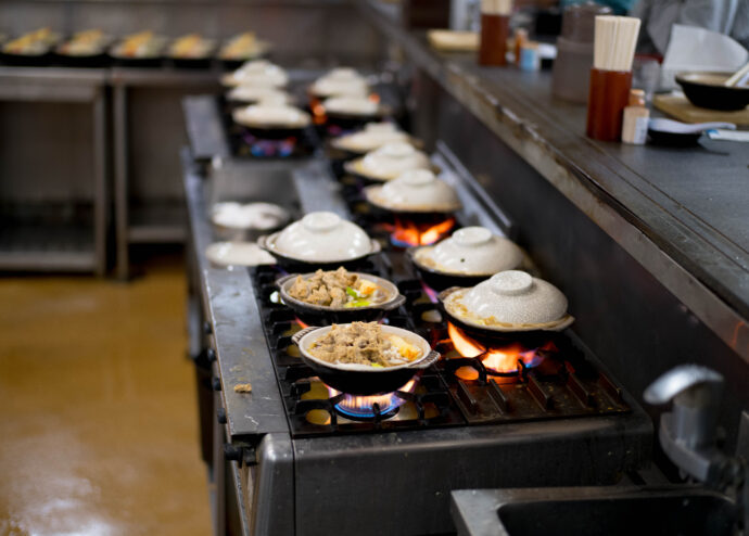 糸庄 本店 いとしょう ほんてん イトショウ ホンテン ITOSHYO HONTEN 西中野 富山県富山市太郎丸本町1-7-6 もつ煮込みうどん 漬物 もつつまみ キリンラガービール (株)富屋酒店 かぶしきがいしゃ とみやさけてん カブシキガイシャ トミヤサケテン TOMIYA SAKETEN 愛知県名古屋市瑞穂区上坂町1-41-2 地酒屋 豊盃 HOUHAI ほうはい ホーハイ 三浦酒造 MIURASHUZO日高見 ひたかみ ヒタカミ HITAKAMI 平孝酒造 HIRAKOSHUZO 天の戸 アマノト あまのと AMANOTO 浅舞酒造ASAMAISHUZO 飛露喜 HIROKISHUZOHONTEN 廣木酒造本店 HIROK 大那 DAINA ダイナ だいな 菊の里酒造 KIKUNOSATOSHUZO 旭興 KYOKUKO きょくこう キョクコウ 渡邉酒造 WATANABESHUZO 仙禽 SENKIN せんきん センキン(株)せんきん SENKIN鶴齢 カクレイ かくれい KAKUREI 青木酒造 AOKISHUZO謙信 ケンシン けんしん KENSHIN池田屋酒造 IKEDAYASHUZO 白岳仙 HAKUGAKUSEN ハクガクセン はくがくせん 安本酒造 YASUMOTOSHUZO 群馬泉 グンマイズミ ぐんまいずみ 島岡酒造 SHIMAOKASHUZO 喜久醉 きくよい キクヨイKIKUYOI 青島酒造 AOSHIMASHUZO 長珍 ちょうちん チョウチン長珍酒造CHOCHINSHUZO みねたからみりん 峯寳 味醂 一子相伝 ミネタカラ いっしそうでん イッシソウデン 小笠原味醂 OGASAWARA MIRIN
瀧自慢 たきじまん タキジマン 瀧自慢酒造 TAKIZIMANSHUZO 田光 TABIKA 早川酒造 HAYAKAWASHUZO 作 ZAKU ざく ザク 清水清三郎商店 SHIMIZUSEIZABUROSHOTEN 篠峯 櫛羅 しのみね シノミネ くじら クジラ 千代酒造 CHIYOSHUZO 雑賀 さいか サイカ 九重雑賀 KOKONOESAIKA 紀土 鶴梅 無量山 きっど キッド KID ツルウメ つるうめ TURUUME ムリョウザン むりょうざん MURYOZAN 平和酒造 HEIWASHUZO 蒼空 そうくう ソウクウ SÔKÛ 藤岡酒造 HUJIOKASHUZO 宝剣 HOUKEN 宝剣酒造 ほうけんしゅぞう ホウケンシュゾウ HOKENSHUZO 清酒竹鶴 小笹屋竹鶴 せいしゅたけつる セイシュタケツル おささやたけつる オササヤタケツル 竹鶴酒造 TAKETURUSHUZO
石鎚 いしづち イシヅチ 石鎚酒造 ISHIDUCHISHUZO 土佐しらぎく とさしらぎく トサシラギク 仙頭酒造場 せんとうしゅぞうじょう SENDOSHUZOZYO
ブルゴーニュワイン BOURGOGNE ボルドーワイン BORDEAUXカリフォルニアワイン CALIFORNIA シャンパーニュ SHAMPAGNEアルザスワイン ALSACE ドイツワイン WEIN GERMAN WINE 専門店 ライカM11 ズミルックス50 レンズ 代表 上田豊二 きき酒師 焼酎アドバイザー シャンパーニュシュヴァリエ 堀田駅より徒歩10分 熱田神宮駅より徒歩10分
市バス 牛巻より徒歩3分 地下鉄堀田駅より徒歩15分 名古屋高速堀田出口より車で2分 牛巻交差点より徒歩5分 レトロ街並み 瓦屋根 裏道 大通りより二本入る CLASSIC CARクラッシックカー CLASSIC BIKE クラッシックバイク INTERIA インテリア FASHION ファッション MUSIC 音楽 LOVE SAKE SHOP 酒屋
センス クリエイト おたく MANIAマニア MOVIE 映画 CINEMA シネマ 2024年春オープン予定 いいねタウン瑞穂 iiNE マルシェ内 グランクレア瑞穂 いいねタウン瑞穂 愛知県名古屋市瑞穂区宝田町四丁目2番、3番2 春敲町三丁目23番1(地番) 魚太郎 UOTARO MIZUHO うおたろう ウオタロウ なごやみずほてん ナゴヤミズホテン 名古屋瑞穂店 車で1分 徒歩5分 丸明 瑞穂店 MARUAKI MIZUHO マルアキ ミズホテン まるあき みずほてん 徒歩10分 車3分 焼肉 美奈登 ヤキニクミナト やきにくみなと YAKINIKU MINATO 車で2分 徒歩10分 どての品川 DOTENO SHINAGAWA ドテノシナガワ どてのしながわ 車で30秒 徒歩1分昇福亭 SHOHUKUTEI しょうふくてい ショウフクテイ 街中華 マニア 大盛り 個性派 車で5分 徒歩15分 名店 近くにたくさんあり 堀田バンザイ 牛巻バンザイ 名古屋のへそ