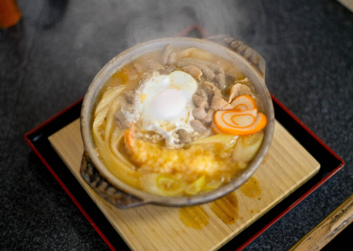 糸庄 本店 いとしょう ほんてん イトショウ ホンテン ITOSHYO HONTEN 西中野 富山県富山市太郎丸本町1-7-6 もつ煮込みうどん 漬物 もつつまみ キリンラガービール (株)富屋酒店 かぶしきがいしゃ とみやさけてん カブシキガイシャ トミヤサケテン TOMIYA SAKETEN 愛知県名古屋市瑞穂区上坂町1-41-2 地酒屋 豊盃 HOUHAI ほうはい ホーハイ 三浦酒造 MIURASHUZO日高見 ひたかみ ヒタカミ HITAKAMI 平孝酒造 HIRAKOSHUZO 天の戸 アマノト あまのと AMANOTO 浅舞酒造ASAMAISHUZO 飛露喜 HIROKISHUZOHONTEN 廣木酒造本店 HIROK 大那 DAINA ダイナ だいな 菊の里酒造 KIKUNOSATOSHUZO 旭興 KYOKUKO きょくこう キョクコウ 渡邉酒造 WATANABESHUZO 仙禽 SENKIN せんきん センキン(株)せんきん SENKIN鶴齢 カクレイ かくれい KAKUREI 青木酒造 AOKISHUZO謙信 ケンシン けんしん KENSHIN池田屋酒造 IKEDAYASHUZO 白岳仙 HAKUGAKUSEN ハクガクセン はくがくせん 安本酒造 YASUMOTOSHUZO 群馬泉 グンマイズミ ぐんまいずみ 島岡酒造 SHIMAOKASHUZO 喜久醉 きくよい キクヨイKIKUYOI 青島酒造 AOSHIMASHUZO 長珍 ちょうちん チョウチン長珍酒造CHOCHINSHUZO みねたからみりん 峯寳 味醂 一子相伝 ミネタカラ いっしそうでん イッシソウデン 小笠原味醂 OGASAWARA MIRIN
瀧自慢 たきじまん タキジマン 瀧自慢酒造 TAKIZIMANSHUZO 田光 TABIKA 早川酒造 HAYAKAWASHUZO 作 ZAKU ざく ザク 清水清三郎商店 SHIMIZUSEIZABUROSHOTEN 篠峯 櫛羅 しのみね シノミネ くじら クジラ 千代酒造 CHIYOSHUZO 雑賀 さいか サイカ 九重雑賀 KOKONOESAIKA 紀土 鶴梅 無量山 きっど キッド KID ツルウメ つるうめ TURUUME ムリョウザン むりょうざん MURYOZAN 平和酒造 HEIWASHUZO 蒼空 そうくう ソウクウ SÔKÛ 藤岡酒造 HUJIOKASHUZO 宝剣 HOUKEN 宝剣酒造 ほうけんしゅぞう ホウケンシュゾウ HOKENSHUZO 清酒竹鶴 小笹屋竹鶴 せいしゅたけつる セイシュタケツル おささやたけつる オササヤタケツル 竹鶴酒造 TAKETURUSHUZO
石鎚 いしづち イシヅチ 石鎚酒造 ISHIDUCHISHUZO 土佐しらぎく とさしらぎく トサシラギク 仙頭酒造場 せんとうしゅぞうじょう SENDOSHUZOZYO
ブルゴーニュワイン BOURGOGNE ボルドーワイン BORDEAUXカリフォルニアワイン CALIFORNIA シャンパーニュ SHAMPAGNEアルザスワイン ALSACE ドイツワイン WEIN GERMAN WINE 専門店 ライカM11 ズミルックス50 レンズ 代表 上田豊二 きき酒師 焼酎アドバイザー シャンパーニュシュヴァリエ 堀田駅より徒歩10分 熱田神宮駅より徒歩10分
市バス 牛巻より徒歩3分 地下鉄堀田駅より徒歩15分 名古屋高速堀田出口より車で2分 牛巻交差点より徒歩5分 レトロ街並み 瓦屋根 裏道 大通りより二本入る CLASSIC CARクラッシックカー CLASSIC BIKE クラッシックバイク INTERIA インテリア FASHION ファッション MUSIC 音楽 LOVE SAKE SHOP 酒屋
センス クリエイト おたく MANIAマニア MOVIE 映画 CINEMA シネマ 2024年春オープン予定 いいねタウン瑞穂 iiNE マルシェ内 グランクレア瑞穂 いいねタウン瑞穂 愛知県名古屋市瑞穂区宝田町四丁目2番、3番2 春敲町三丁目23番1(地番) 魚太郎 UOTARO MIZUHO うおたろう ウオタロウ なごやみずほてん ナゴヤミズホテン 名古屋瑞穂店 車で1分 徒歩5分 丸明 瑞穂店 MARUAKI MIZUHO マルアキ ミズホテン まるあき みずほてん 徒歩10分 車3分 焼肉 美奈登 ヤキニクミナト やきにくみなと YAKINIKU MINATO 車で2分 徒歩10分 どての品川 DOTENO SHINAGAWA ドテノシナガワ どてのしながわ 車で30秒 徒歩1分昇福亭 SHOHUKUTEI しょうふくてい ショウフクテイ 街中華 マニア 大盛り 個性派 車で5分 徒歩15分 名店 近くにたくさんあり 堀田バンザイ 牛巻バンザイ 名古屋のへそ