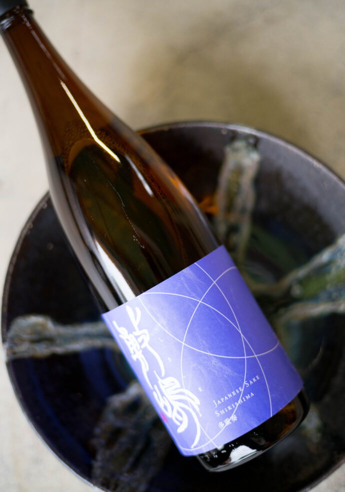 敷嶋酒造　しきしましゅぞう　シキシマシュゾウ　純米吟醸　山田錦　火入れ　
特別純米　夢吟香　五百万石　期待の若手蔵元　伊東優　クラウドファンディング　再興　純米大吟醸　無濾過生原酒　中硬水　新規蔵元　木造蔵再構築中
ユメギンカ　伊東株式会社　愛知県半田市亀崎9丁目108番地1　愛知限定　
亀崎酒蔵祭　あとには引けない　9代目　清酒敷嶋　SEISHYU　SHIKISHIMA
せいしゅしきしま　セイシュシキシマ　0歩目　半歩目　1歩目　2022年スタート
黒松敷嶋　夢山水　愛知　酒造好適米　若者　人気　SNS　インスタ　出羽燦々
でわさんさん　デワサンサン　DEWASANSAN　YUMESANSUI　ユメサンスイ　夏めく　NATUMEKU
ゆめさんすい　夢吟香　ユメギンカ　ゆめぎんか　YUMEGINKA　山田錦YMAMADANISHIKI　ヤマダニシキ　やまだにしき　五百万石　GOHIYAKUMANGOKU　ゴヒャクマンゴク　ごひゃくまんごく　7号酵母
くろまつしきしま　クロマツシキシマ　ＫＵＲＯＭＡＴＵＳＨＩＫＩＳＨＩＭＡ
知多半島　TOMIYA　SAKETEN　NAGOYA　AICHI特約店　特約流通品　
希少品　手造り　こだわり　復興　地元用レトロラベル
（株）富屋酒店 かぶしきがいしゃ とみやさけてん カブシキガイシャ　トミヤサケテン TOMIYA SAKETEN 　愛知県名古屋市瑞穂区上坂町1-41-2　地酒屋　豊盃　HOUHAI ほうはい　ホーハイ　三浦酒造  MIURASHUZO日高見　ひたかみ　ヒタカミ HITAKAMI  平孝酒造　HIRAKOSHUZO 天の戸 アマノト　あまのと　AMANOTO　浅舞酒造 ASAMAISHUZO　飛露喜 HIROKISHUZOHONTEN　廣木酒造本店　HIROK　大那 DAINA　ダイナ　だいな　菊の里酒造　KIKUNOSATOSHUZO　旭興　KYOKUKO　きょくこう　キョクコウ　渡邉酒造　WATANABESHUZO　仙禽 SENKIN　せんきん　センキン（株）せんきん SENKIN鶴齢　カクレイ　かくれい KAKUREI　青木酒造　AOKISHUZO謙信 ケンシン　けんしん KENSHIN池田屋酒造 IKEDAYASHUZO 白岳仙 HAKUGAKUSEN　ハクガクセン　はくがくせん　安本酒造 YASUMOTOSHUZO 群馬泉 グンマイズミ　ぐんまいずみ 島岡酒造 SHIMAOKASHUZO  喜久醉 きくよい キクヨイKIKUYOI 青島酒造 AOSHIMASHUZO 長珍 ちょうちん　チョウチン長珍酒造CHOCHINSHUZO　みねたからみりん　峯寳 味醂　一子相伝 ミネタカラ　いっしそうでん　イッシソウデン　小笠原味醂 OGASAWARA MIRIN

瀧自慢　たきじまん　タキジマン　瀧自慢酒造　TAKIZIMANSHUZO　田光　TABIKA 早川酒造  HAYAKAWASHUZO　作　ZAKU ざく ザク 清水清三郎商店 SHIMIZUSEIZABUROSHOTEN  篠峯　櫛羅　しのみね　シノミネ　くじら　クジラ　千代酒造　CHIYOSHUZO　雑賀　さいか　サイカ　九重雑賀  KOKONOESAIKA　紀土　鶴梅　無量山　きっど　キッド　KID 　ツルウメ　つるうめ　TURUUME　ムリョウザン　むりょうざん　MURYOZAN　平和酒造　HEIWASHUZO　蒼空　そうくう　ソウクウ　SÔKÛ　藤岡酒造　HUJIOKASHUZO 　宝剣　HOUKEN  宝剣酒造　ほうけんしゅぞう　ホウケンシュゾウ　HOKENSHUZO　清酒竹鶴　小笹屋竹鶴　せいしゅたけつる　セイシュタケツル　おささやたけつる　オササヤタケツル　竹鶴酒造　TAKETURUSHUZO
石鎚　いしづち　イシヅチ　石鎚酒造　ISHIDUCHISHUZO　土佐しらぎく　とさしらぎく　トサシラギク　仙頭酒造場　せんとうしゅぞうじょう　SENDOSHUZOZYO　アルガブランカ　ARUGABURANKA勝沼醸造　KATUNUMAJÔZÔ　ドメーヌソガ　ソガ・ペール・エ・フィス SOGA PELE ET FIS　オブセワイナリー　OBUSEWINERY　ドメーヌタカヒコ　DOMAINE TAKAHIKO　クリサワブラン　KURISAWA BLANC　ナカザワワイナリー　NAKAZAWA WINERY　さつま寿　SATUMA KOTOBUKI 　尾込商店 OGOME SHOTEN  蔵の師魂 KURANOSHIKON  小正醸造　KOMASA ＪÔＺÔ　天狗櫻 TENGUSAKURA  白石酒蔵　SHIRAISHISHUZO  しま千両 SHIMASENRYO　高崎酒蔵  TAKASAKISHUZO  杜氏潤平　TOJIJUNPEI  小玉醸造  KODAMAJOZO  赤鹿毛　青鹿毛  AKAKAGE   AOKAGE　柳田酒蔵  YANAGIDASHUZO　舞香　MAIKA　泰明　TAIMEI　藤居醸造　HUZIIJÔＺÔ　池の露　特酎天草　IKENOTUYU  TOKUCHU  AMAKUSA　壱乃醸　飛乃流　朝日　ICHINOJO  HINORYU　ASAHI　朝日酒造　ASAHISHUZO　龍宮　RYUGU 富田酒造場　TOMITASHUZOJO　鳥飼 TORIKAI　鳥飼酒造　TORIKAISHUZO　極楽 GOIKURAKU　林酒造場 HAYASHISHUZOJO　屋久の島大自然林　酔麦香　YAKUNOSHIMA DAISHIZENRIN SUIBASKUKA　本坊酒造　HONBOSHUZO
金峰　金峰荒蘆過  KINPO　KINPOARAROKA　宇都酒造　UTOSHUZO　北谷長老　CHYATANCHÔＲÔ　北谷酒造　CHYATANSHUZO　山原くいな　YAMBARUKUINA　やんばる酒造　YAMBARUSHUZO　2024年春オープン予定 いいねタウン瑞穂 iiNE マルシェ内　グランクレア瑞穂 いいねタウン瑞穂  愛知県名古屋市瑞穂区宝田町四丁目2番、3番2　春敲町三丁目23番1（地番） 魚太郎　UOTARO MIZUHO うおたろう　ウオタロウ　なごやみずほてん　ナゴヤミズホテン　 名古屋瑞穂店  車で1分　徒歩5分　丸明 瑞穂店  MARUAKI MIZUHO　マルアキ ミズホテン　まるあき みずほてん　 徒歩10分　車3分　焼肉 美奈登  ヤキニクミナト　やきにくみなと YAKINIKU MINATO 車で2分　徒歩10分  どての品川　DOTENO SHINAGAWA　ドテノシナガワ　どてのしながわ　車で30秒　徒歩1分昇福亭　SHOHUKUTEI しょうふくてい　ショウフクテイ 街中華　マニア　大盛り　個性派  車で5分　徒歩15分  名店 近くにたくさんあり　堀田バンザイ　牛巻バンザイ　名古屋のへそ
愛知県限定  地元：亀崎のお祭りを盛り上げる古の作品  「黒松敷嶋　KUROMATUMASAMUNE　純米　＜愛知限定　AICHI LIMITED EDITION  復刻ラベル＞」いくつにも重なる深い深い味わい 「敷嶋   SHIKISHIMA  特別純米  ＜多重奏  TAJUSO＞」
