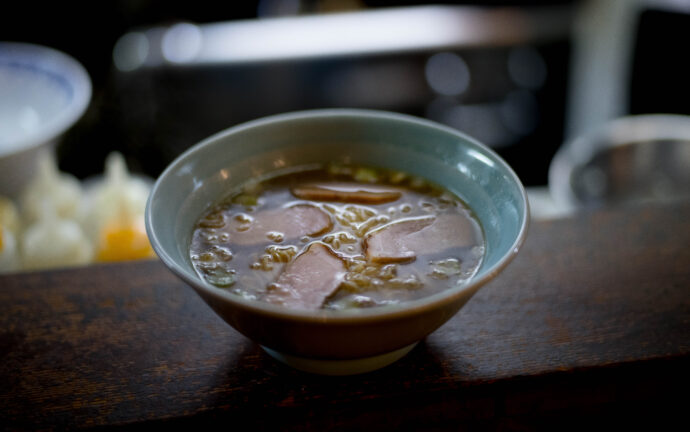 糸仙　京都府京都市上京区真盛町729-16　いとせん イトセン　ITOSEN KYOTO
（株）富屋酒店 かぶしきがいしゃ とみやさけてん カブシキガイシャ　トミヤサケテン TOMIYA SAKETEN 　愛知県名古屋市瑞穂区上坂町1-41-2　地酒屋　豊盃　HOUHAI ほうはい　ホーハイ　三浦酒造  MIURASHUZO日高見　ひたかみ　ヒタカミ HITAKAMI  平孝酒造　HIRAKOSHUZO 天の戸 アマノト　あまのと　AMANOTO　浅舞酒造ASAMAISHUZO　飛露喜 HIROKISHUZOHONTEN　廣木酒造本店　HIROK　大那 DAINA　ダイナ　だいな　菊の里酒造　KIKUNOSATOSHUZO　旭興　KYOKUKO　きょくこう　キョクコウ　渡邉酒造　WATANABESHUZO　仙禽 SENKIN　せんきん　センキン（株）せんきん SENKIN鶴齢　カクレイ　かくれい KAKUREI　青木酒造　AOKISHUZO謙信 ケンシン　けんしん KENSHIN池田屋酒造 IKEDAYASHUZO 白岳仙 HAKUGAKUSEN　ハクガクセン　はくがくせん　安本酒造 YASUMOTOSHUZO 群馬泉 グンマイズミ　ぐんまいずみ 島岡酒造 SHIMAOKASHUZO  喜久醉 きくよい キクヨイKIKUYOI 青島酒造 AOSHIMASHUZO 長珍 ちょうちん　チョウチン長珍酒造CHOCHINSHUZO　みねたからみりん　峯寳 味醂　一子相伝 ミネタカラ　いっしそうでん　イッシソウデン　小笠原味醂 OGASAWARA MIRIN

瀧自慢　たきじまん　タキジマン　瀧自慢酒造　TAKIZIMANSHUZO　田光　TABIKA 早川酒造  HAYAKAWASHUZO　作　ZAKU ざく ザク 清水清三郎商店 SHIMIZUSEIZABUROSHOTEN  篠峯　櫛羅　しのみね　シノミネ　くじら　クジラ　千代酒造　CHIYOSHUZO　雑賀　さいか　サイカ　九重雑賀  KOKONOESAIKA　紀土　鶴梅　無量山　きっど　キッド　KID 　ツルウメ　つるうめ　TURUUME　ムリョウザン　むりょうざん　MURYOZAN　平和酒造　HEIWASHUZO　蒼空　そうくう　ソウクウ　SÔKÛ　藤岡酒造　HUJIOKASHUZO 　宝剣　HOUKEN  宝剣酒造　ほうけんしゅぞう　ホウケンシュゾウ　HOKENSHUZO　清酒竹鶴　小笹屋竹鶴　せいしゅたけつる　セイシュタケツル　おささやたけつる　オササヤタケツル　竹鶴酒造　TAKETURUSHUZO
石鎚　いしづち　イシヅチ　石鎚酒造　ISHIDUCHISHUZO　土佐しらぎく　とさしらぎく　トサシラギク　仙頭酒造場　せんとうしゅぞうじょう　SENDOSHUZOZYO
　
 ブルゴーニュワイン　BOURGOGNE  ボルドーワイン　BORDEAUXカリフォルニアワイン CALIFORNIA  シャンパーニュ  SHAMPAGNEアルザスワイン ALSACE ドイツワイン WEIN GERMAN WINE 専門店　ライカM11　ズミルックス50　レンズ　代表　上田豊二　　きき酒師　焼酎アドバイザー　シャンパーニュシュヴァリエ　堀田駅より徒歩10分　熱田神宮駅より徒歩10分
市バス　牛巻より徒歩３分　地下鉄堀田駅より徒歩１５分　名古屋高速堀田出口より車で２分　牛巻交差点より徒歩５分　レトロ街並み　瓦屋根　裏道　大通りより二本入る　CLASSIC CARクラッシックカー CLASSIC BIKE　クラッシックバイク INTERIA　インテリア　　FASHION　ファッション　MUSIC　音楽　LOVE　SAKE SHOP　酒屋
センス　クリエイト　おたく　　MANIAマニア MOVIE　映画　CINEMA シネマ　2024年春オープン予定 いいねタウン瑞穂 iiNE マルシェ内　グランクレア瑞穂 いいねタウン瑞穂  愛知県名古屋市瑞穂区宝田町四丁目2番、3番2　春敲町三丁目23番1（地番） 魚太郎　UOTARO MIZUHO うおたろう　ウオタロウ　なごやみずほてん　ナゴヤミズホテン　 名古屋瑞穂店  車で1分　徒歩5分　丸明 瑞穂店  MARUAKI MIZUHO　マルアキ ミズホテン　まるあき みずほてん　 徒歩10分　車3分　焼肉 美奈登  ヤキニクミナト　やきにくみなと YAKINIKU MINATO 車で2分　徒歩10分  どての品川　DOTENO SHINAGAWA　ドテノシナガワ　どてのしながわ　車で30秒　徒歩1分昇福亭　SHOHUKUTEI しょうふくてい　ショウフクテイ 街中華　マニア　大盛り　個性派  車で5分　徒歩15分  名店 近くにたくさんあり　堀田バンザイ　牛巻バンザイ　名古屋のへそ


