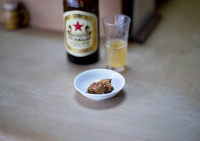 さか井 SAKAI サカイ 烏丸駅 錦市場 海鮮丼  寿司  京都府京都市中京区高倉通錦小路下ル西魚屋町592
（株）富屋酒店 かぶしきがいしゃ とみやさけてん カブシキガイシャ　トミヤサケテン TOMIYA SAKETEN 　愛知県名古屋市瑞穂区上坂町1-41-2　地酒屋　豊盃　HOUHAI ほうはい　ホーハイ　三浦酒造  MIURASHUZO日高見　ひたかみ　ヒタカミ HITAKAMI  平孝酒造　HIRAKOSHUZO 天の戸 アマノト　あまのと　AMANOTO　浅舞酒造ASAMAISHUZO　飛露喜 HIROKISHUZOHONTEN　廣木酒造本店　HIROK　大那 DAINA　ダイナ　だいな　菊の里酒造　KIKUNOSATOSHUZO　旭興　KYOKUKO　きょくこう　キョクコウ　渡邉酒造　WATANABESHUZO　仙禽 SENKIN　せんきん　センキン（株）せんきん SENKIN鶴齢　カクレイ　かくれい KAKUREI　青木酒造　AOKISHUZO謙信 ケンシン　けんしん KENSHIN池田屋酒造 IKEDAYASHUZO 白岳仙 HAKUGAKUSEN　ハクガクセン　はくがくせん　安本酒造 YASUMOTOSHUZO 群馬泉 グンマイズミ　ぐんまいずみ 島岡酒造 SHIMAOKASHUZO  喜久醉 きくよい キクヨイKIKUYOI 青島酒造 AOSHIMASHUZO 長珍 ちょうちん　チョウチン長珍酒造CHOCHINSHUZO　みねたからみりん　峯寳 味醂　一子相伝 ミネタカラ　いっしそうでん　イッシソウデン　小笠原味醂 OGASAWARA MIRIN

瀧自慢　たきじまん　タキジマン　瀧自慢酒造　TAKIZIMANSHUZO　田光　TABIKA 早川酒造  HAYAKAWASHUZO　作　ZAKU ざく ザク 清水清三郎商店 SHIMIZUSEIZABUROSHOTEN  篠峯　櫛羅　しのみね　シノミネ　くじら　クジラ　千代酒造　CHIYOSHUZO　雑賀　さいか　サイカ　九重雑賀  KOKONOESAIKA　紀土　鶴梅　無量山　きっど　キッド　KID 　ツルウメ　つるうめ　TURUUME　ムリョウザン　むりょうざん　MURYOZAN　平和酒造　HEIWASHUZO　蒼空　そうくう　ソウクウ　SÔKÛ　藤岡酒造　HUJIOKASHUZO 　宝剣　HOUKEN  宝剣酒造　ほうけんしゅぞう　ホウケンシュゾウ　HOKENSHUZO　清酒竹鶴　小笹屋竹鶴　せいしゅたけつる　セイシュタケツル　おささやたけつる　オササヤタケツル　竹鶴酒造　TAKETURUSHUZO
石鎚　いしづち　イシヅチ　石鎚酒造　ISHIDUCHISHUZO　土佐しらぎく　とさしらぎく　トサシラギク　仙頭酒造場　せんとうしゅぞうじょう　SENDOSHUZOZYO
　
 ブルゴーニュワイン　BOURGOGNE  ボルドーワイン　BORDEAUXカリフォルニアワイン CALIFORNIA  シャンパーニュ  SHAMPAGNEアルザスワイン ALSACE ドイツワイン WEIN GERMAN WINE 専門店　ライカM11　ズミルックス50　レンズ　代表　上田豊二　　きき酒師　焼酎アドバイザー　シャンパーニュシュヴァリエ　堀田駅より徒歩10分　熱田神宮駅より徒歩10分
市バス　牛巻より徒歩３分　地下鉄堀田駅より徒歩１５分　名古屋高速堀田出口より車で２分　牛巻交差点より徒歩５分　レトロ街並み　瓦屋根　裏道　大通りより二本入る　CLASSIC CARクラッシックカー CLASSIC BIKE　クラッシックバイク INTERIA　インテリア　　FASHION　ファッション　MUSIC　音楽　LOVE　SAKE SHOP　酒屋
センス　クリエイト　おたく　　MANIAマニア MOVIE　映画　CINEMA シネマ　2024年春オープン予定 いいねタウン瑞穂 iiNE マルシェ内　グランクレア瑞穂 いいねタウン瑞穂  愛知県名古屋市瑞穂区宝田町四丁目2番、3番2　春敲町三丁目23番1（地番） 魚太郎　UOTARO MIZUHO うおたろう　ウオタロウ　なごやみずほてん　ナゴヤミズホテン　 名古屋瑞穂店  車で1分　徒歩5分　丸明 瑞穂店  MARUAKI MIZUHO　マルアキ ミズホテン　まるあき みずほてん　 徒歩10分　車3分　焼肉 美奈登  ヤキニクミナト　やきにくみなと YAKINIKU MINATO 車で2分　徒歩10分  どての品川　DOTENO SHINAGAWA　ドテノシナガワ　どてのしながわ　車で30秒　徒歩1分昇福亭　SHOHUKUTEI しょうふくてい　ショウフクテイ 街中華　マニア　大盛り　個性派  車で5分　徒歩15分  名店 近くにたくさんあり　堀田バンザイ　牛巻バンザイ　名古屋のへそ

