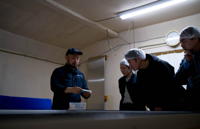 早川酒造 はやかわしゅぞう ハヤカワシュゾウ HAYAKAWASHUZO 三重県三重郡菰野町大字小島468
(株)富屋酒店 かぶしきがいしゃ とみやさけてん カブシキガイシャ トミヤサケテン TOMIYA SAKETEN 愛知県名古屋市瑞穂区上坂町1-41-2 地酒屋 豊盃 HOUHAI ほうはい ホーハイ 三浦酒造 MIURASHUZO日高見 ひたかみ ヒタカミ HITAKAMI 平孝酒造 HIRAKOSHUZO 天の戸 アマノト あまのと AMANOTO 浅舞酒造ASAMAISHUZO 飛露喜 HIROKISHUZOHONTEN 廣木酒造本店 HIROK 大那 DAINA ダイナ だいな 菊の里酒造 KIKUNOSATOSHUZO 旭興 KYOKUKO きょくこう キョクコウ 渡邉酒造 WATANABESHUZO 仙禽 SENKIN せんきん センキン(株)せんきん SENKIN鶴齢 カクレイ かくれい KAKUREI 青木酒造 AOKISHUZO謙信 ケンシン けんしん KENSHIN池田屋酒造 IKEDAYASHUZO 白岳仙 HAKUGAKUSEN ハクガクセン はくがくせん 安本酒造 YASUMOTOSHUZO 群馬泉 グンマイズミ ぐんまいずみ 島岡酒造 SHIMAOKASHUZO 喜久醉 きくよい キクヨイKIKUYOI 青島酒造 AOSHIMASHUZO 長珍 ちょうちん チョウチン長珍酒造CHOCHINSHUZO みねたからみりん 峯寳 味醂 一子相伝 ミネタカラ いっしそうでん イッシソウデン 小笠原味醂 OGASAWARA MIRIN
瀧自慢 たきじまん タキジマン 瀧自慢酒造 TAKIZIMANSHUZO 田光 TABIKA 早川酒造 HAYAKAWASHUZO 作 ZAKU ざく ザク 清水清三郎商店 SHIMIZUSEIZABUROSHOTEN 篠峯 櫛羅 しのみね シノミネ くじら クジラ 千代酒造 CHIYOSHUZO 雑賀 さいか サイカ 九重雑賀 KOKONOESAIKA 紀土 鶴梅 無量山 きっど キッド KID ツルウメ つるうめ TURUUME ムリョウザン むりょうざん MURYOZAN 平和酒造 HEIWASHUZO 蒼空 そうくう ソウクウ SÔKÛ 藤岡酒造 HUJIOKASHUZO 宝剣 HOUKEN 宝剣酒造 ほうけんしゅぞう ホウケンシュゾウ HOKENSHUZO 清酒竹鶴 小笹屋竹鶴 せいしゅたけつる セイシュタケツル おささやたけつる オササヤタケツル 竹鶴酒造 TAKETURUSHUZO
石鎚 いしづち イシヅチ 石鎚酒造 ISHIDUCHISHUZO 土佐しらぎく とさしらぎく トサシラギク 仙頭酒造場 せんとうしゅぞうじょう SENDOSHUZOZYO
ブルゴーニュワイン BOURGOGNE ボルドーワイン BORDEAUXカリフォルニアワイン CALIFORNIA シャンパーニュ SHAMPAGNEアルザスワイン ALSACE ドイツワイン WEIN GERMAN WINE 専門店 ライカM11 ズミルックス50 レンズ 代表 上田豊二 きき酒師 焼酎アドバイザー シャンパーニュシュヴァリエ 堀田駅より徒歩10分 熱田神宮駅より徒歩10分
市バス 牛巻より徒歩3分 地下鉄堀田駅より徒歩15分 名古屋高速堀田出口より車で2分 牛巻交差点より徒歩5分 レトロ街並み 瓦屋根 裏道 大通りより二本入る CLASSIC CARクラッシックカー CLASSIC BIKE クラッシックバイク INTERIA インテリア FASHION ファッション MUSIC 音楽 LOVE SAKE SHOP 酒屋
センス クリエイト おたく MANIAマニア MOVIE 映画 CINEMA シネマ 2024年春オープン予定 いいねタウン瑞穂 iiNE マルシェ内 グランクレア瑞穂 いいねタウン瑞穂 愛知県名古屋市瑞穂区宝田町四丁目2番、3番2 春敲町三丁目23番1(地番) 魚太郎 UOTARO MIZUHO うおたろう ウオタロウ なごやみずほてん ナゴヤミズホテン 名古屋瑞穂店 車で1分 徒歩5分 丸明 瑞穂店 MARUAKI MIZUHO マルアキ ミズホテン まるあき みずほてん 徒歩10分 車3分 焼肉 美奈登 ヤキニクミナト やきにくみなと YAKINIKU MINATO 車で2分 徒歩10分 どての品川 DOTENO SHINAGAWA ドテノシナガワ どてのしながわ 車で30秒 徒歩1分昇福亭 SHOHUKUTEI しょうふくてい ショウフクテイ 街中華 マニア 大盛り 個性派 車で5分 徒歩15分 名店 近くにたくさんあり 堀田バンザイ 牛巻バンザイ 名古屋のへそ
