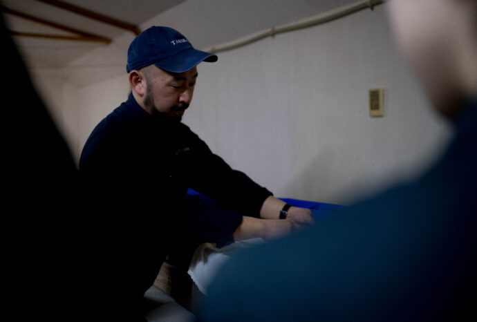 早川酒造 はやかわしゅぞう ハヤカワシュゾウ HAYAKAWASHUZO 三重県三重郡菰野町大字小島468
(株)富屋酒店 かぶしきがいしゃ とみやさけてん カブシキガイシャ トミヤサケテン TOMIYA SAKETEN 愛知県名古屋市瑞穂区上坂町1-41-2 地酒屋 豊盃 HOUHAI ほうはい ホーハイ 三浦酒造 MIURASHUZO日高見 ひたかみ ヒタカミ HITAKAMI 平孝酒造 HIRAKOSHUZO 天の戸 アマノト あまのと AMANOTO 浅舞酒造ASAMAISHUZO 飛露喜 HIROKISHUZOHONTEN 廣木酒造本店 HIROK 大那 DAINA ダイナ だいな 菊の里酒造 KIKUNOSATOSHUZO 旭興 KYOKUKO きょくこう キョクコウ 渡邉酒造 WATANABESHUZO 仙禽 SENKIN せんきん センキン(株)せんきん SENKIN鶴齢 カクレイ かくれい KAKUREI 青木酒造 AOKISHUZO謙信 ケンシン けんしん KENSHIN池田屋酒造 IKEDAYASHUZO 白岳仙 HAKUGAKUSEN ハクガクセン はくがくせん 安本酒造 YASUMOTOSHUZO 群馬泉 グンマイズミ ぐんまいずみ 島岡酒造 SHIMAOKASHUZO 喜久醉 きくよい キクヨイKIKUYOI 青島酒造 AOSHIMASHUZO 長珍 ちょうちん チョウチン長珍酒造CHOCHINSHUZO みねたからみりん 峯寳 味醂 一子相伝 ミネタカラ いっしそうでん イッシソウデン 小笠原味醂 OGASAWARA MIRIN
瀧自慢 たきじまん タキジマン 瀧自慢酒造 TAKIZIMANSHUZO 田光 TABIKA 早川酒造 HAYAKAWASHUZO 作 ZAKU ざく ザク 清水清三郎商店 SHIMIZUSEIZABUROSHOTEN 篠峯 櫛羅 しのみね シノミネ くじら クジラ 千代酒造 CHIYOSHUZO 雑賀 さいか サイカ 九重雑賀 KOKONOESAIKA 紀土 鶴梅 無量山 きっど キッド KID ツルウメ つるうめ TURUUME ムリョウザン むりょうざん MURYOZAN 平和酒造 HEIWASHUZO 蒼空 そうくう ソウクウ SÔKÛ 藤岡酒造 HUJIOKASHUZO 宝剣 HOUKEN 宝剣酒造 ほうけんしゅぞう ホウケンシュゾウ HOKENSHUZO 清酒竹鶴 小笹屋竹鶴 せいしゅたけつる セイシュタケツル おささやたけつる オササヤタケツル 竹鶴酒造 TAKETURUSHUZO
石鎚 いしづち イシヅチ 石鎚酒造 ISHIDUCHISHUZO 土佐しらぎく とさしらぎく トサシラギク 仙頭酒造場 せんとうしゅぞうじょう SENDOSHUZOZYO
ブルゴーニュワイン BOURGOGNE ボルドーワイン BORDEAUXカリフォルニアワイン CALIFORNIA シャンパーニュ SHAMPAGNEアルザスワイン ALSACE ドイツワイン WEIN GERMAN WINE 専門店 ライカM11 ズミルックス50 レンズ 代表 上田豊二 きき酒師 焼酎アドバイザー シャンパーニュシュヴァリエ 堀田駅より徒歩10分 熱田神宮駅より徒歩10分
市バス 牛巻より徒歩3分 地下鉄堀田駅より徒歩15分 名古屋高速堀田出口より車で2分 牛巻交差点より徒歩5分 レトロ街並み 瓦屋根 裏道 大通りより二本入る CLASSIC CARクラッシックカー CLASSIC BIKE クラッシックバイク INTERIA インテリア FASHION ファッション MUSIC 音楽 LOVE SAKE SHOP 酒屋
センス クリエイト おたく MANIAマニア MOVIE 映画 CINEMA シネマ 2024年春オープン予定 いいねタウン瑞穂 iiNE マルシェ内 グランクレア瑞穂 いいねタウン瑞穂 愛知県名古屋市瑞穂区宝田町四丁目2番、3番2 春敲町三丁目23番1(地番) 魚太郎 UOTARO MIZUHO うおたろう ウオタロウ なごやみずほてん ナゴヤミズホテン 名古屋瑞穂店 車で1分 徒歩5分 丸明 瑞穂店 MARUAKI MIZUHO マルアキ ミズホテン まるあき みずほてん 徒歩10分 車3分 焼肉 美奈登 ヤキニクミナト やきにくみなと YAKINIKU MINATO 車で2分 徒歩10分 どての品川 DOTENO SHINAGAWA ドテノシナガワ どてのしながわ 車で30秒 徒歩1分昇福亭 SHOHUKUTEI しょうふくてい ショウフクテイ 街中華 マニア 大盛り 個性派 車で5分 徒歩15分 名店 近くにたくさんあり 堀田バンザイ 牛巻バンザイ 名古屋のへそ