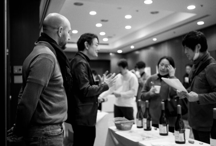 PASCAL CLÉMENT BOURGOGNE FRANCE パスカル・クレマン ぱすかる・くれまん フランス ブルゴーニュワイン  試飲会 メルキュレーホテル名古屋 NOUVELLSERECTION 株式会社 ヌーヴェルセレクション 
コシュ・デュリにて修行 ACブルゴーニュからコルトインシャルル・マーニュまでフルラインナップテイスティング
（株）富屋酒店 かぶしきがいしゃ とみやさけてん カブシキガイシャ　トミヤサケテン TOMIYA SAKETEN 　愛知県名古屋市瑞穂区上坂町1-41-2　地酒屋　豊盃　HOUHAI ほうはい　ホーハイ　三浦酒造  MIURASHUZO日高見　ひたかみ　ヒタカミ HITAKAMI  平孝酒造　HIRAKOSHUZO 天の戸 アマノト　あまのと　AMANOTO　浅舞酒造ASAMAISHUZO　飛露喜 HIROKISHUZOHONTEN　廣木酒造本店　HIROK　大那 DAINA　ダイナ　だいな　菊の里酒造　KIKUNOSATOSHUZO　旭興　KYOKUKO　きょくこう　キョクコウ　渡邉酒造　WATANABESHUZO　仙禽 SENKIN　せんきん　センキン（株）せんきん SENKIN鶴齢　カクレイ　かくれい KAKUREI　青木酒造　AOKISHUZO謙信 ケンシン　けんしん KENSHIN池田屋酒造 IKEDAYASHUZO 白岳仙 HAKUGAKUSEN　ハクガクセン　はくがくせん　安本酒造 YASUMOTOSHUZO 群馬泉 グンマイズミ　ぐんまいずみ 島岡酒造 SHIMAOKASHUZO  喜久醉 きくよい キクヨイKIKUYOI 青島酒造 AOSHIMASHUZO 長珍 ちょうちん　チョウチン長珍酒造CHOCHINSHUZO　みねたからみりん　峯寳 味醂　一子相伝 ミネタカラ　いっしそうでん　イッシソウデン　小笠原味醂 OGASAWARA MIRIN

瀧自慢　たきじまん　タキジマン　瀧自慢酒造　TAKIZIMANSHUZO　田光　TABIKA 早川酒造  HAYAKAWASHUZO　作　ZAKU ざく ザク 清水清三郎商店 SHIMIZUSEIZABUROSHOTEN  篠峯　櫛羅　しのみね　シノミネ　くじら　クジラ　千代酒造　CHIYOSHUZO　雑賀　さいか　サイカ　九重雑賀  KOKONOESAIKA　紀土　鶴梅　無量山　きっど　キッド　KID 　ツルウメ　つるうめ　TURUUME　ムリョウザン　むりょうざん　MURYOZAN　平和酒造　HEIWASHUZO　蒼空　そうくう　ソウクウ　SÔKÛ　藤岡酒造　HUJIOKASHUZO 　宝剣　HOUKEN  宝剣酒造　ほうけんしゅぞう　ホウケンシュゾウ　HOKENSHUZO　清酒竹鶴　小笹屋竹鶴　せいしゅたけつる　セイシュタケツル　おささやたけつる　オササヤタケツル　竹鶴酒造　TAKETURUSHUZO
石鎚　いしづち　イシヅチ　石鎚酒造　ISHIDUCHISHUZO　土佐しらぎく　とさしらぎく　トサシラギク　仙頭酒造場　せんとうしゅぞうじょう　SENDOSHUZOZYO
　
 ブルゴーニュワイン　BOURGOGNE  ボルドーワイン　BORDEAUXカリフォルニアワイン CALIFORNIA  シャンパーニュ  SHAMPAGNEアルザスワイン ALSACE ドイツワイン WEIN GERMAN WINE 専門店　ライカM11　ズミルックス50　レンズ　代表　上田豊二　　きき酒師　焼酎アドバイザー　シャンパーニュシュヴァリエ　堀田駅より徒歩10分　熱田神宮駅より徒歩10分
市バス　牛巻より徒歩３分　地下鉄堀田駅より徒歩１５分　名古屋高速堀田出口より車で２分　牛巻交差点より徒歩５分　レトロ街並み　瓦屋根　裏道　大通りより二本入る　CLASSIC CARクラッシックカー CLASSIC BIKE　クラッシックバイク INTERIA　インテリア　　FASHION　ファッション　MUSIC　音楽　LOVE　SAKE SHOP　酒屋
センス　クリエイト　おたく　　MANIAマニア MOVIE　映画　CINEMA シネマ　2024年春オープン予定 いいねタウン瑞穂 iiNE マルシェ内　グランクレア瑞穂 いいねタウン瑞穂  愛知県名古屋市瑞穂区宝田町四丁目2番、3番2　春敲町三丁目23番1（地番） 魚太郎　UOTARO MIZUHO うおたろう　ウオタロウ　なごやみずほてん　ナゴヤミズホテン　 名古屋瑞穂店  車で1分　徒歩5分　丸明 瑞穂店  MARUAKI MIZUHO　マルアキ ミズホテン　まるあき みずほてん　 徒歩10分　車3分　焼肉 美奈登  ヤキニクミナト　やきにくみなと YAKINIKU MINATO 車で2分　徒歩10分  どての品川　DOTENO SHINAGAWA　ドテノシナガワ　どてのしながわ　車で30秒　徒歩1分昇福亭　SHOHUKUTEI しょうふくてい　ショウフクテイ 街中華　マニア　大盛り　個性派  車で5分　徒歩15分  名店 近くにたくさんあり　堀田バンザイ　牛巻バンザイ　名古屋のへそ


