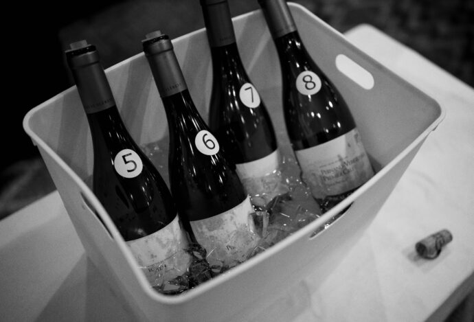 PASCAL CLÉMENT BOURGOGNE FRANCE パスカル・クレマン ぱすかる・くれまん フランス ブルゴーニュワイン  試飲会 メルキュレーホテル名古屋 NOUVELLSERECTION 株式会社 ヌーヴェルセレクション 
コシュ・デュリにて修行 ACブルゴーニュからコルトインシャルル・マーニュまでフルラインナップテイスティング
（株）富屋酒店 かぶしきがいしゃ とみやさけてん カブシキガイシャ　トミヤサケテン TOMIYA SAKETEN 　愛知県名古屋市瑞穂区上坂町1-41-2　地酒屋　豊盃　HOUHAI ほうはい　ホーハイ　三浦酒造  MIURASHUZO日高見　ひたかみ　ヒタカミ HITAKAMI  平孝酒造　HIRAKOSHUZO 天の戸 アマノト　あまのと　AMANOTO　浅舞酒造ASAMAISHUZO　飛露喜 HIROKISHUZOHONTEN　廣木酒造本店　HIROK　大那 DAINA　ダイナ　だいな　菊の里酒造　KIKUNOSATOSHUZO　旭興　KYOKUKO　きょくこう　キョクコウ　渡邉酒造　WATANABESHUZO　仙禽 SENKIN　せんきん　センキン（株）せんきん SENKIN鶴齢　カクレイ　かくれい KAKUREI　青木酒造　AOKISHUZO謙信 ケンシン　けんしん KENSHIN池田屋酒造 IKEDAYASHUZO 白岳仙 HAKUGAKUSEN　ハクガクセン　はくがくせん　安本酒造 YASUMOTOSHUZO 群馬泉 グンマイズミ　ぐんまいずみ 島岡酒造 SHIMAOKASHUZO  喜久醉 きくよい キクヨイKIKUYOI 青島酒造 AOSHIMASHUZO 長珍 ちょうちん　チョウチン長珍酒造CHOCHINSHUZO　みねたからみりん　峯寳 味醂　一子相伝 ミネタカラ　いっしそうでん　イッシソウデン　小笠原味醂 OGASAWARA MIRIN

瀧自慢　たきじまん　タキジマン　瀧自慢酒造　TAKIZIMANSHUZO　田光　TABIKA 早川酒造  HAYAKAWASHUZO　作　ZAKU ざく ザク 清水清三郎商店 SHIMIZUSEIZABUROSHOTEN  篠峯　櫛羅　しのみね　シノミネ　くじら　クジラ　千代酒造　CHIYOSHUZO　雑賀　さいか　サイカ　九重雑賀  KOKONOESAIKA　紀土　鶴梅　無量山　きっど　キッド　KID 　ツルウメ　つるうめ　TURUUME　ムリョウザン　むりょうざん　MURYOZAN　平和酒造　HEIWASHUZO　蒼空　そうくう　ソウクウ　SÔKÛ　藤岡酒造　HUJIOKASHUZO 　宝剣　HOUKEN  宝剣酒造　ほうけんしゅぞう　ホウケンシュゾウ　HOKENSHUZO　清酒竹鶴　小笹屋竹鶴　せいしゅたけつる　セイシュタケツル　おささやたけつる　オササヤタケツル　竹鶴酒造　TAKETURUSHUZO
石鎚　いしづち　イシヅチ　石鎚酒造　ISHIDUCHISHUZO　土佐しらぎく　とさしらぎく　トサシラギク　仙頭酒造場　せんとうしゅぞうじょう　SENDOSHUZOZYO
　
 ブルゴーニュワイン　BOURGOGNE  ボルドーワイン　BORDEAUXカリフォルニアワイン CALIFORNIA  シャンパーニュ  SHAMPAGNEアルザスワイン ALSACE ドイツワイン WEIN GERMAN WINE 専門店　ライカM11　ズミルックス50　レンズ　代表　上田豊二　　きき酒師　焼酎アドバイザー　シャンパーニュシュヴァリエ　堀田駅より徒歩10分　熱田神宮駅より徒歩10分
市バス　牛巻より徒歩３分　地下鉄堀田駅より徒歩１５分　名古屋高速堀田出口より車で２分　牛巻交差点より徒歩５分　レトロ街並み　瓦屋根　裏道　大通りより二本入る　CLASSIC CARクラッシックカー CLASSIC BIKE　クラッシックバイク INTERIA　インテリア　　FASHION　ファッション　MUSIC　音楽　LOVE　SAKE SHOP　酒屋
センス　クリエイト　おたく　　MANIAマニア MOVIE　映画　CINEMA シネマ　2024年春オープン予定 いいねタウン瑞穂 iiNE マルシェ内　グランクレア瑞穂 いいねタウン瑞穂  愛知県名古屋市瑞穂区宝田町四丁目2番、3番2　春敲町三丁目23番1（地番） 魚太郎　UOTARO MIZUHO うおたろう　ウオタロウ　なごやみずほてん　ナゴヤミズホテン　 名古屋瑞穂店  車で1分　徒歩5分　丸明 瑞穂店  MARUAKI MIZUHO　マルアキ ミズホテン　まるあき みずほてん　 徒歩10分　車3分　焼肉 美奈登  ヤキニクミナト　やきにくみなと YAKINIKU MINATO 車で2分　徒歩10分  どての品川　DOTENO SHINAGAWA　ドテノシナガワ　どてのしながわ　車で30秒　徒歩1分昇福亭　SHOHUKUTEI しょうふくてい　ショウフクテイ 街中華　マニア　大盛り　個性派  車で5分　徒歩15分  名店 近くにたくさんあり　堀田バンザイ　牛巻バンザイ　名古屋のへそ


