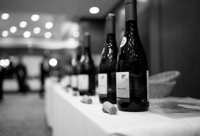 PASCAL CLÉMENT BOURGOGNE FRANCE パスカル・クレマン ぱすかる・くれまん フランス ブルゴーニュワイン  試飲会 メルキュレーホテル名古屋 NOUVELLSERECTION 株式会社 ヌーヴェルセレクション 
コシュ・デュリにて修行 ACブルゴーニュからコルトインシャルル・マーニュまでフルラインナップテイスティング
（株）富屋酒店 かぶしきがいしゃ とみやさけてん カブシキガイシャ　トミヤサケテン TOMIYA SAKETEN 　愛知県名古屋市瑞穂区上坂町1-41-2　地酒屋　豊盃　HOUHAI ほうはい　ホーハイ　三浦酒造  MIURASHUZO日高見　ひたかみ　ヒタカミ HITAKAMI  平孝酒造　HIRAKOSHUZO 天の戸 アマノト　あまのと　AMANOTO　浅舞酒造ASAMAISHUZO　飛露喜 HIROKISHUZOHONTEN　廣木酒造本店　HIROK　大那 DAINA　ダイナ　だいな　菊の里酒造　KIKUNOSATOSHUZO　旭興　KYOKUKO　きょくこう　キョクコウ　渡邉酒造　WATANABESHUZO　仙禽 SENKIN　せんきん　センキン（株）せんきん SENKIN鶴齢　カクレイ　かくれい KAKUREI　青木酒造　AOKISHUZO謙信 ケンシン　けんしん KENSHIN池田屋酒造 IKEDAYASHUZO 白岳仙 HAKUGAKUSEN　ハクガクセン　はくがくせん　安本酒造 YASUMOTOSHUZO 群馬泉 グンマイズミ　ぐんまいずみ 島岡酒造 SHIMAOKASHUZO  喜久醉 きくよい キクヨイKIKUYOI 青島酒造 AOSHIMASHUZO 長珍 ちょうちん　チョウチン長珍酒造CHOCHINSHUZO　みねたからみりん　峯寳 味醂　一子相伝 ミネタカラ　いっしそうでん　イッシソウデン　小笠原味醂 OGASAWARA MIRIN

瀧自慢　たきじまん　タキジマン　瀧自慢酒造　TAKIZIMANSHUZO　田光　TABIKA 早川酒造  HAYAKAWASHUZO　作　ZAKU ざく ザク 清水清三郎商店 SHIMIZUSEIZABUROSHOTEN  篠峯　櫛羅　しのみね　シノミネ　くじら　クジラ　千代酒造　CHIYOSHUZO　雑賀　さいか　サイカ　九重雑賀  KOKONOESAIKA　紀土　鶴梅　無量山　きっど　キッド　KID 　ツルウメ　つるうめ　TURUUME　ムリョウザン　むりょうざん　MURYOZAN　平和酒造　HEIWASHUZO　蒼空　そうくう　ソウクウ　SÔKÛ　藤岡酒造　HUJIOKASHUZO 　宝剣　HOUKEN  宝剣酒造　ほうけんしゅぞう　ホウケンシュゾウ　HOKENSHUZO　清酒竹鶴　小笹屋竹鶴　せいしゅたけつる　セイシュタケツル　おささやたけつる　オササヤタケツル　竹鶴酒造　TAKETURUSHUZO
石鎚　いしづち　イシヅチ　石鎚酒造　ISHIDUCHISHUZO　土佐しらぎく　とさしらぎく　トサシラギク　仙頭酒造場　せんとうしゅぞうじょう　SENDOSHUZOZYO
　
 ブルゴーニュワイン　BOURGOGNE  ボルドーワイン　BORDEAUXカリフォルニアワイン CALIFORNIA  シャンパーニュ  SHAMPAGNEアルザスワイン ALSACE ドイツワイン WEIN GERMAN WINE 専門店　ライカM11　ズミルックス50　レンズ　代表　上田豊二　　きき酒師　焼酎アドバイザー　シャンパーニュシュヴァリエ　堀田駅より徒歩10分　熱田神宮駅より徒歩10分
市バス　牛巻より徒歩３分　地下鉄堀田駅より徒歩１５分　名古屋高速堀田出口より車で２分　牛巻交差点より徒歩５分　レトロ街並み　瓦屋根　裏道　大通りより二本入る　CLASSIC CARクラッシックカー CLASSIC BIKE　クラッシックバイク INTERIA　インテリア　　FASHION　ファッション　MUSIC　音楽　LOVE　SAKE SHOP　酒屋
センス　クリエイト　おたく　　MANIAマニア MOVIE　映画　CINEMA シネマ　2024年春オープン予定 いいねタウン瑞穂 iiNE マルシェ内　グランクレア瑞穂 いいねタウン瑞穂  愛知県名古屋市瑞穂区宝田町四丁目2番、3番2　春敲町三丁目23番1（地番） 魚太郎　UOTARO MIZUHO うおたろう　ウオタロウ　なごやみずほてん　ナゴヤミズホテン　 名古屋瑞穂店  車で1分　徒歩5分　丸明 瑞穂店  MARUAKI MIZUHO　マルアキ ミズホテン　まるあき みずほてん　 徒歩10分　車3分　焼肉 美奈登  ヤキニクミナト　やきにくみなと YAKINIKU MINATO 車で2分　徒歩10分  どての品川　DOTENO SHINAGAWA　ドテノシナガワ　どてのしながわ　車で30秒　徒歩1分昇福亭　SHOHUKUTEI しょうふくてい　ショウフクテイ 街中華　マニア　大盛り　個性派  車で5分　徒歩15分  名店 近くにたくさんあり　堀田バンザイ　牛巻バンザイ　名古屋のへそ


