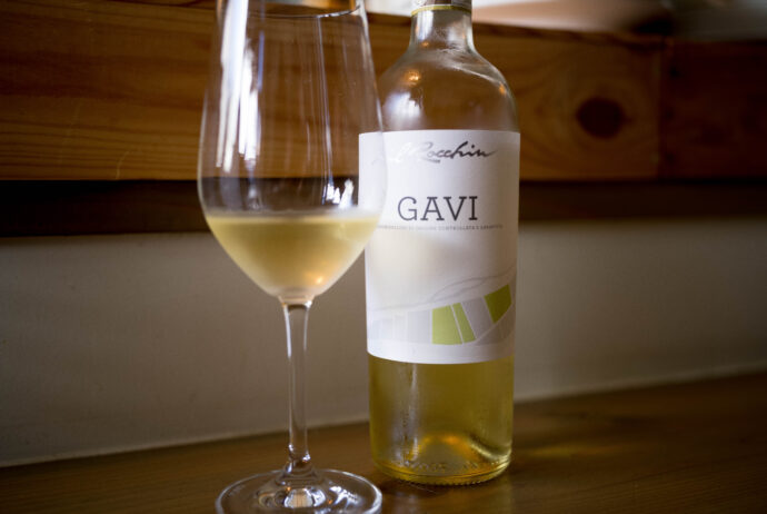 PASTAとWINEの小さな食堂 BIANCA ビアンカ 愛知県名古屋市中区千代田2-19-7 第五華ビル102
（株）富屋酒店 かぶしきがいしゃ とみやさけてん カブシキガイシャ　トミヤサケテン TOMIYA SAKETEN 　愛知県名古屋市瑞穂区上坂町1-41-2　地酒屋　豊盃　HOUHAI ほうはい　ホーハイ　三浦酒造  MIURASHUZO日高見　ひたかみ　ヒタカミ HITAKAMI  平孝酒造　HIRAKOSHUZO 天の戸 アマノト　あまのと　AMANOTO　浅舞酒造ASAMAISHUZO　飛露喜 HIROKISHUZOHONTEN　廣木酒造本店　HIROK　大那 DAINA　ダイナ　だいな　菊の里酒造　KIKUNOSATOSHUZO　旭興　KYOKUKO　きょくこう　キョクコウ　渡邉酒造　WATANABESHUZO　仙禽 SENKIN　せんきん　センキン（株）せんきん SENKIN鶴齢　カクレイ　かくれい KAKUREI　青木酒造　AOKISHUZO謙信 ケンシン　けんしん KENSHIN池田屋酒造 IKEDAYASHUZO 白岳仙 HAKUGAKUSEN　ハクガクセン　はくがくせん　安本酒造 YASUMOTOSHUZO 群馬泉 グンマイズミ　ぐんまいずみ 島岡酒造 SHIMAOKASHUZO  喜久醉 きくよい キクヨイKIKUYOI 青島酒造 AOSHIMASHUZO 長珍 ちょうちん　チョウチン長珍酒造CHOCHINSHUZO　みねたからみりん　峯寳 味醂　一子相伝 ミネタカラ　いっしそうでん　イッシソウデン　小笠原味醂 OGASAWARA MIRIN

瀧自慢　たきじまん　タキジマン　瀧自慢酒造　TAKIZIMANSHUZO　田光　TABIKA 早川酒造  HAYAKAWASHUZO　作　ZAKU ざく ザク 清水清三郎商店 SHIMIZUSEIZABUROSHOTEN  篠峯　櫛羅　しのみね　シノミネ　くじら　クジラ　千代酒造　CHIYOSHUZO　雑賀　さいか　サイカ　九重雑賀  KOKONOESAIKA　紀土　鶴梅　無量山　きっど　キッド　KID 　ツルウメ　つるうめ　TURUUME　ムリョウザン　むりょうざん　MURYOZAN　平和酒造　HEIWASHUZO　蒼空　そうくう　ソウクウ　SÔKÛ　藤岡酒造　HUJIOKASHUZO 　宝剣　HOUKEN  宝剣酒造　ほうけんしゅぞう　ホウケンシュゾウ　HOKENSHUZO　清酒竹鶴　小笹屋竹鶴　せいしゅたけつる　セイシュタケツル　おささやたけつる　オササヤタケツル　竹鶴酒造　TAKETURUSHUZO
石鎚　いしづち　イシヅチ　石鎚酒造　ISHIDUCHISHUZO　土佐しらぎく　とさしらぎく　トサシラギク　仙頭酒造場　せんとうしゅぞうじょう　SENDOSHUZOZYO
　
 ブルゴーニュワイン　BOURGOGNE  ボルドーワイン　BORDEAUXカリフォルニアワイン CALIFORNIA  シャンパーニュ  SHAMPAGNEアルザスワイン ALSACE ドイツワイン WEIN GERMAN WINE 専門店　ライカM11　ズミルックス50　レンズ　代表　上田豊二　　きき酒師　焼酎アドバイザー　シャンパーニュシュヴァリエ　堀田駅より徒歩10分　熱田神宮駅より徒歩10分
市バス　牛巻より徒歩３分　地下鉄堀田駅より徒歩１５分　名古屋高速堀田出口より車で２分　牛巻交差点より徒歩５分　レトロ街並み　瓦屋根　裏道　大通りより二本入る　CLASSIC CARクラッシックカー CLASSIC BIKE　クラッシックバイク INTERIA　インテリア　　FASHION　ファッション　MUSIC　音楽　LOVE　SAKE SHOP　酒屋
センス　クリエイト　おたく　　MANIAマニア MOVIE　映画　CINEMA シネマ　2024年春オープン予定 いいねタウン瑞穂 iiNE マルシェ内　グランクレア瑞穂 いいねタウン瑞穂  愛知県名古屋市瑞穂区宝田町四丁目2番、3番2　春敲町三丁目23番1（地番） 魚太郎　UOTARO MIZUHO うおたろう　ウオタロウ　なごやみずほてん　ナゴヤミズホテン　 名古屋瑞穂店  車で1分　徒歩5分　丸明 瑞穂店  MARUAKI MIZUHO　マルアキ ミズホテン　まるあき みずほてん　 徒歩10分　車3分　焼肉 美奈登  ヤキニクミナト　やきにくみなと YAKINIKU MINATO 車で2分　徒歩10分  どての品川　DOTENO SHINAGAWA　ドテノシナガワ　どてのしながわ　車で30秒　徒歩1分昇福亭　SHOHUKUTEI しょうふくてい　ショウフクテイ 街中華　マニア　大盛り　個性派  車で5分　徒歩15分  名店 近くにたくさんあり　堀田バンザイ　牛巻バンザイ　名古屋のへそ


