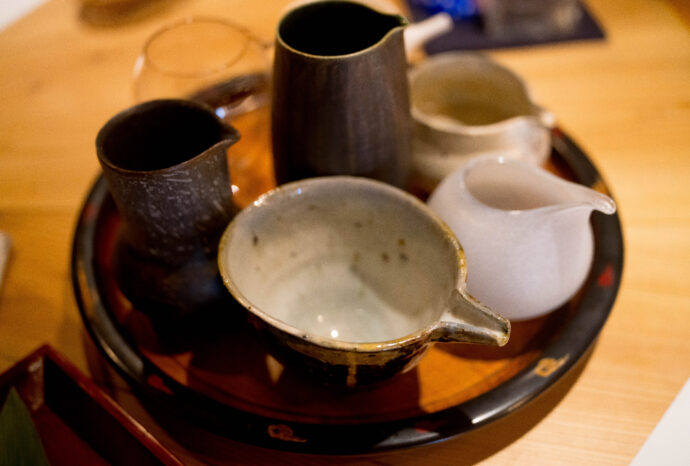 日本酒と旬菜 那古野 けのひ にほんしゅとしゅんさい なごの けのひ ニホンシュトシュンサイ ナゴノ ケノヒ NIHONSHYU TO SYUNSAI NAGONO KENOHI 愛知県名古屋市西区那古野1-17-17　国際センター 2026年3月7日（土） 「カラクチの日本酒」の会 
（株）富屋酒店 かぶしきがいしゃ とみやさけてん カブシキガイシャ　トミヤサケテン TOMIYA SAKETEN 　愛知県名古屋市瑞穂区上坂町1-41-2　地酒屋　豊盃　HOUHAI ほうはい　ホーハイ　三浦酒造  MIURASHUZO日高見　ひたかみ　ヒタカミ HITAKAMI  平孝酒造　HIRAKOSHUZO 天の戸 アマノト　あまのと　AMANOTO　浅舞酒造ASAMAISHUZO　飛露喜 HIROKISHUZOHONTEN　廣木酒造本店　HIROK　大那 DAINA　ダイナ　だいな　菊の里酒造　KIKUNOSATOSHUZO　旭興　KYOKUKO　きょくこう　キョクコウ　渡邉酒造　WATANABESHUZO　仙禽 SENKIN　せんきん　センキン（株）せんきん SENKIN鶴齢　カクレイ　かくれい KAKUREI　青木酒造　AOKISHUZO謙信 ケンシン　けんしん KENSHIN池田屋酒造 IKEDAYASHUZO 白岳仙 HAKUGAKUSEN　ハクガクセン　はくがくせん　安本酒造 YASUMOTOSHUZO 群馬泉 グンマイズミ　ぐんまいずみ 島岡酒造 SHIMAOKASHUZO  喜久醉 きくよい キクヨイKIKUYOI 青島酒造 AOSHIMASHUZO 長珍 ちょうちん　チョウチン長珍酒造CHOCHINSHUZO　みねたからみりん　峯寳 味醂　一子相伝 ミネタカラ　いっしそうでん　イッシソウデン　小笠原味醂 OGASAWARA MIRIN

瀧自慢　たきじまん　タキジマン　瀧自慢酒造　TAKIZIMANSHUZO　田光　TABIKA 早川酒造  HAYAKAWASHUZO　作　ZAKU ざく ザク 清水清三郎商店 SHIMIZUSEIZABUROSHOTEN  篠峯　櫛羅　しのみね　シノミネ　くじら　クジラ　千代酒造　CHIYOSHUZO　雑賀　さいか　サイカ　九重雑賀  KOKONOESAIKA　紀土　鶴梅　無量山　きっど　キッド　KID 　ツルウメ　つるうめ　TURUUME　ムリョウザン　むりょうざん　MURYOZAN　平和酒造　HEIWASHUZO　蒼空　そうくう　ソウクウ　SÔKÛ　藤岡酒造　HUJIOKASHUZO 　宝剣　HOUKEN  宝剣酒造　ほうけんしゅぞう　ホウケンシュゾウ　HOKENSHUZO　清酒竹鶴　小笹屋竹鶴　せいしゅたけつる　セイシュタケツル　おささやたけつる　オササヤタケツル　竹鶴酒造　TAKETURUSHUZO
石鎚　いしづち　イシヅチ　石鎚酒造　ISHIDUCHISHUZO　土佐しらぎく　とさしらぎく　トサシラギク　仙頭酒造場　せんとうしゅぞうじょう　SENDOSHUZOZYO
　
 ブルゴーニュワイン　BOURGOGNE  ボルドーワイン　BORDEAUXカリフォルニアワイン CALIFORNIA  シャンパーニュ  SHAMPAGNEアルザスワイン ALSACE ドイツワイン WEIN GERMAN WINE 専門店　ライカM11　ズミルックス50　レンズ　代表　上田豊二　　きき酒師　焼酎アドバイザー　シャンパーニュシュヴァリエ　堀田駅より徒歩10分　熱田神宮駅より徒歩10分
市バス　牛巻より徒歩３分　地下鉄堀田駅より徒歩１５分　名古屋高速堀田出口より車で２分　牛巻交差点より徒歩５分　レトロ街並み　瓦屋根　裏道　大通りより二本入る　CLASSIC CARクラッシックカー CLASSIC BIKE　クラッシックバイク INTERIA　インテリア　　FASHION　ファッション　MUSIC　音楽　LOVE　SAKE SHOP　酒屋
センス　クリエイト　おたく　　MANIAマニア MOVIE　映画　CINEMA シネマ　2024年春オープン予定 いいねタウン瑞穂 iiNE マルシェ内　グランクレア瑞穂 いいねタウン瑞穂  愛知県名古屋市瑞穂区宝田町四丁目2番、3番2　春敲町三丁目23番1（地番） 魚太郎　UOTARO MIZUHO うおたろう　ウオタロウ　なごやみずほてん　ナゴヤミズホテン　 名古屋瑞穂店  車で1分　徒歩5分　丸明 瑞穂店  MARUAKI MIZUHO　マルアキ ミズホテン　まるあき みずほてん　 徒歩10分　車3分　焼肉 美奈登  ヤキニクミナト　やきにくみなと YAKINIKU MINATO 車で2分　徒歩10分  どての品川　DOTENO SHINAGAWA　ドテノシナガワ　どてのしながわ　車で30秒　徒歩1分昇福亭　SHOHUKUTEI しょうふくてい　ショウフクテイ 街中華　マニア　大盛り　個性派  車で5分　徒歩15分  名店 近くにたくさんあり　堀田バンザイ　牛巻バンザイ　名古屋のへそ


