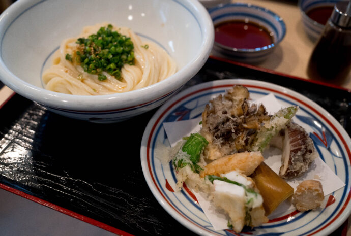 REACH OUT 株式会社 リーチアウト カブシキガイシャ りーちあうと かぶしきがいしゃ 代表取締役 島田貴紀 ボルドーワイン専門輸入元  （株）富屋酒店 かぶしきがいしゃ とみやさけてん カブシキガイシャ　トミヤサケテン TOMIYA SAKETEN 　愛知県名古屋市瑞穂区上坂町1-41-2　地酒屋　豊盃　HOUHAI ほうはい　ホーハイ　三浦酒造  MIURASHUZO日高見　ひたかみ　ヒタカミ HITAKAMI  平孝酒造　HIRAKOSHUZO 天の戸 アマノト　あまのと　AMANOTO　浅舞酒造ASAMAISHUZO　飛露喜 HIROKISHUZOHONTEN　廣木酒造本店　HIROK　大那 DAINA　ダイナ　だいな　菊の里酒造　KIKUNOSATOSHUZO　旭興　KYOKUKO　きょくこう　キョクコウ　渡邉酒造　WATANABESHUZO　仙禽 SENKIN　せんきん　センキン（株）せんきん SENKIN鶴齢　カクレイ　かくれい KAKUREI　青木酒造　AOKISHUZO謙信 ケンシン　けんしん KENSHIN池田屋酒造 IKEDAYASHUZO 白岳仙 HAKUGAKUSEN　ハクガクセン　はくがくせん　安本酒造 YASUMOTOSHUZO 群馬泉 グンマイズミ　ぐんまいずみ 島岡酒造 SHIMAOKASHUZO  喜久醉 きくよい キクヨイKIKUYOI 青島酒造 AOSHIMASHUZO 長珍 ちょうちん　チョウチン長珍酒造CHOCHINSHUZO　みねたからみりん　峯寳 味醂　一子相伝 ミネタカラ　いっしそうでん　イッシソウデン　小笠原味醂 OGASAWARA MIRIN

瀧自慢　たきじまん　タキジマン　瀧自慢酒造　TAKIZIMANSHUZO　田光　TABIKA 早川酒造  HAYAKAWASHUZO　作　ZAKU ざく ザク 清水清三郎商店 SHIMIZUSEIZABUROSHOTEN  篠峯　櫛羅　しのみね　シノミネ　くじら　クジラ　千代酒造　CHIYOSHUZO　雑賀　さいか　サイカ　九重雑賀  KOKONOESAIKA　紀土　鶴梅　無量山　きっど　キッド　KID 　ツルウメ　つるうめ　TURUUME　ムリョウザン　むりょうざん　MURYOZAN　平和酒造　HEIWASHUZO　蒼空　そうくう　ソウクウ　SÔKÛ　藤岡酒造　HUJIOKASHUZO 　宝剣　HOUKEN  宝剣酒造　ほうけんしゅぞう　ホウケンシュゾウ　HOKENSHUZO　清酒竹鶴　小笹屋竹鶴　せいしゅたけつる　セイシュタケツル　おささやたけつる　オササヤタケツル　竹鶴酒造　TAKETURUSHUZO
石鎚　いしづち　イシヅチ　石鎚酒造　ISHIDUCHISHUZO　土佐しらぎく　とさしらぎく　トサシラギク　仙頭酒造場　せんとうしゅぞうじょう　SENDOSHUZOZYO
　
 ブルゴーニュワイン　BOURGOGNE  ボルドーワイン　BORDEAUXカリフォルニアワイン CALIFORNIA  シャンパーニュ  SHAMPAGNEアルザスワイン ALSACE ドイツワイン WEIN GERMAN WINE 専門店　ライカM11　ズミルックス50　レンズ　代表　上田豊二　　きき酒師　焼酎アドバイザー　シャンパーニュシュヴァリエ　堀田駅より徒歩10分　熱田神宮駅より徒歩10分
市バス　牛巻より徒歩３分　地下鉄堀田駅より徒歩１５分　名古屋高速堀田出口より車で２分　牛巻交差点より徒歩５分　レトロ街並み　瓦屋根　裏道　大通りより二本入る　CLASSIC CARクラッシックカー CLASSIC BIKE　クラッシックバイク INTERIA　インテリア　　FASHION　ファッション　MUSIC　音楽　LOVE　SAKE SHOP　酒屋
センス　クリエイト　おたく　　MANIAマニア MOVIE　映画　CINEMA シネマ　2024年春オープン予定 いいねタウン瑞穂 iiNE マルシェ内　グランクレア瑞穂 いいねタウン瑞穂  愛知県名古屋市瑞穂区宝田町四丁目2番、3番2　春敲町三丁目23番1（地番） 魚太郎　UOTARO MIZUHO うおたろう　ウオタロウ　なごやみずほてん　ナゴヤミズホテン　 名古屋瑞穂店  車で1分　徒歩5分　丸明 瑞穂店  MARUAKI MIZUHO　マルアキ ミズホテン　まるあき みずほてん　 徒歩10分　車3分　焼肉 美奈登  ヤキニクミナト　やきにくみなと YAKINIKU MINATO 車で2分　徒歩10分  どての品川　DOTENO SHINAGAWA　ドテノシナガワ　どてのしながわ　車で30秒　徒歩1分昇福亭　SHOHUKUTEI しょうふくてい　ショウフクテイ 街中華　マニア　大盛り　個性派  車で5分　徒歩15分  名店 近くにたくさんあり　堀田バンザイ　牛巻バンザイ　名古屋のへそ

