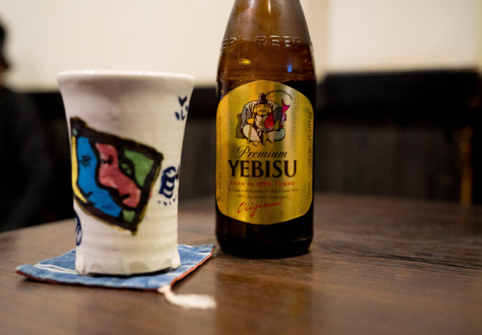 手挽きそば 一心 TEBIKI SOBA ISSHIN テビキソバイッシン てびきそばいっしん 愛知県名古屋市港区須成m町36-9-1  木曽十割そば 出し巻き卵　小エビ天ぷら寄せ  エビスビール中瓶  
（株）富屋酒店 かぶしきがいしゃ とみやさけてん カブシキガイシャ　トミヤサケテン TOMIYA SAKETEN 　愛知県名古屋市瑞穂区上坂町1-41-2　地酒屋　豊盃　HOUHAI ほうはい　ホーハイ　三浦酒造  MIURASHUZO日高見　ひたかみ　ヒタカミ HITAKAMI  平孝酒造　HIRAKOSHUZO 天の戸 アマノト　あまのと　AMANOTO　浅舞酒造ASAMAISHUZO　飛露喜 HIROKISHUZOHONTEN　廣木酒造本店　HIROK　大那 DAINA　ダイナ　だいな　菊の里酒造　KIKUNOSATOSHUZO　旭興　KYOKUKO　きょくこう　キョクコウ　渡邉酒造　WATANABESHUZO　仙禽 SENKIN　せんきん　センキン（株）せんきん SENKIN鶴齢　カクレイ　かくれい KAKUREI　青木酒造　AOKISHUZO謙信 ケンシン　けんしん KENSHIN池田屋酒造 IKEDAYASHUZO 白岳仙 HAKUGAKUSEN　ハクガクセン　はくがくせん　安本酒造 YASUMOTOSHUZO 群馬泉 グンマイズミ　ぐんまいずみ 島岡酒造 SHIMAOKASHUZO  喜久醉 きくよい キクヨイKIKUYOI 青島酒造 AOSHIMASHUZO 長珍 ちょうちん　チョウチン長珍酒造CHOCHINSHUZO　みねたからみりん　峯寳 味醂　一子相伝 ミネタカラ　いっしそうでん　イッシソウデン　小笠原味醂 OGASAWARA MIRIN

瀧自慢　たきじまん　タキジマン　瀧自慢酒造　TAKIZIMANSHUZO　田光　TABIKA 早川酒造  HAYAKAWASHUZO　作　ZAKU ざく ザク 清水清三郎商店 SHIMIZUSEIZABUROSHOTEN  篠峯　櫛羅　しのみね　シノミネ　くじら　クジラ　千代酒造　CHIYOSHUZO　雑賀　さいか　サイカ　九重雑賀  KOKONOESAIKA　紀土　鶴梅　無量山　きっど　キッド　KID 　ツルウメ　つるうめ　TURUUME　ムリョウザン　むりょうざん　MURYOZAN　平和酒造　HEIWASHUZO　蒼空　そうくう　ソウクウ　SÔKÛ　藤岡酒造　HUJIOKASHUZO 　宝剣　HOUKEN  宝剣酒造　ほうけんしゅぞう　ホウケンシュゾウ　HOKENSHUZO　清酒竹鶴　小笹屋竹鶴　せいしゅたけつる　セイシュタケツル　おささやたけつる　オササヤタケツル　竹鶴酒造　TAKETURUSHUZO
石鎚　いしづち　イシヅチ　石鎚酒造　ISHIDUCHISHUZO　土佐しらぎく　とさしらぎく　トサシラギク　仙頭酒造場　せんとうしゅぞうじょう　SENDOSHUZOZYO
　
 ブルゴーニュワイン　BOURGOGNE  ボルドーワイン　BORDEAUXカリフォルニアワイン CALIFORNIA  シャンパーニュ  SHAMPAGNEアルザスワイン ALSACE ドイツワイン WEIN GERMAN WINE 専門店　ライカM11　ズミルックス50　レンズ　代表　上田豊二　　きき酒師　焼酎アドバイザー　シャンパーニュシュヴァリエ　堀田駅より徒歩10分　熱田神宮駅より徒歩10分
市バス　牛巻より徒歩３分　地下鉄堀田駅より徒歩１５分　名古屋高速堀田出口より車で２分　牛巻交差点より徒歩５分　レトロ街並み　瓦屋根　裏道　大通りより二本入る　CLASSIC CARクラッシックカー CLASSIC BIKE　クラッシックバイク INTERIA　インテリア　　FASHION　ファッション　MUSIC　音楽　LOVE　SAKE SHOP　酒屋
センス　クリエイト　おたく　　MANIAマニア MOVIE　映画　CINEMA シネマ　2024年春オープン予定 いいねタウン瑞穂 iiNE マルシェ内　グランクレア瑞穂 いいねタウン瑞穂  愛知県名古屋市瑞穂区宝田町四丁目2番、3番2　春敲町三丁目23番1（地番） 魚太郎　UOTARO MIZUHO うおたろう　ウオタロウ　なごやみずほてん　ナゴヤミズホテン　 名古屋瑞穂店  車で1分　徒歩5分　丸明 瑞穂店  MARUAKI MIZUHO　マルアキ ミズホテン　まるあき みずほてん　 徒歩10分　車3分　焼肉 美奈登  ヤキニクミナト　やきにくみなと YAKINIKU MINATO 車で2分　徒歩10分  どての品川　DOTENO SHINAGAWA　ドテノシナガワ　どてのしながわ　車で30秒　徒歩1分昇福亭　SHOHUKUTEI しょうふくてい　ショウフクテイ 街中華　マニア　大盛り　個性派  車で5分　徒歩15分  名店 近くにたくさんあり　堀田バンザイ　牛巻バンザイ　名古屋のへそ


