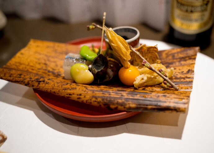 海山里 御料理 みなみ 愛知県名古屋市中区栄4-21-1カトレアビル1F Ⅽ号 うみやさと おりちょうり みなみ UMIYAMASATO ORYORI MINAMI ウミヤマサト オリョウリ ミナミ  （株）富屋酒店 かぶしきがいしゃ とみやさけてん カブシキガイシャ　トミヤサケテン TOMIYA SAKETEN 　愛知県名古屋市瑞穂区上坂町1-41-2　地酒屋　豊盃　HOUHAI ほうはい　ホーハイ　三浦酒造  MIURASHUZO日高見　ひたかみ　ヒタカミ HITAKAMI  平孝酒造　HIRAKOSHUZO 天の戸 アマノト　あまのと　AMANOTO　浅舞酒造ASAMAISHUZO　飛露喜 HIROKISHUZOHONTEN　廣木酒造本店　HIROK　大那 DAINA　ダイナ　だいな　菊の里酒造　KIKUNOSATOSHUZO　旭興　KYOKUKO　きょくこう　キョクコウ　渡邉酒造　WATANABESHUZO　仙禽 SENKIN　せんきん　センキン（株）せんきん SENKIN鶴齢　カクレイ　かくれい KAKUREI　青木酒造　AOKISHUZO謙信 ケンシン　けんしん KENSHIN池田屋酒造 IKEDAYASHUZO 白岳仙 HAKUGAKUSEN　ハクガクセン　はくがくせん　安本酒造 YASUMOTOSHUZO 群馬泉 グンマイズミ　ぐんまいずみ 島岡酒造 SHIMAOKASHUZO  喜久醉 きくよい キクヨイKIKUYOI 青島酒造 AOSHIMASHUZO 長珍 ちょうちん　チョウチン長珍酒造CHOCHINSHUZO　みねたからみりん　峯寳 味醂　一子相伝 ミネタカラ　いっしそうでん　イッシソウデン　小笠原味醂 OGASAWARA MIRIN

瀧自慢　たきじまん　タキジマン　瀧自慢酒造　TAKIZIMANSHUZO　田光　TABIKA 早川酒造  HAYAKAWASHUZO　作　ZAKU ざく ザク 清水清三郎商店 SHIMIZUSEIZABUROSHOTEN  篠峯　櫛羅　しのみね　シノミネ　くじら　クジラ　千代酒造　CHIYOSHUZO　雑賀　さいか　サイカ　九重雑賀  KOKONOESAIKA　紀土　鶴梅　無量山　きっど　キッド　KID 　ツルウメ　つるうめ　TURUUME　ムリョウザン　むりょうざん　MURYOZAN　平和酒造　HEIWASHUZO　蒼空　そうくう　ソウクウ　SÔKÛ　藤岡酒造　HUJIOKASHUZO 　宝剣　HOUKEN  宝剣酒造　ほうけんしゅぞう　ホウケンシュゾウ　HOKENSHUZO　清酒竹鶴　小笹屋竹鶴　せいしゅたけつる　セイシュタケツル　おささやたけつる　オササヤタケツル　竹鶴酒造　TAKETURUSHUZO
石鎚　いしづち　イシヅチ　石鎚酒造　ISHIDUCHISHUZO　土佐しらぎく　とさしらぎく　トサシラギク　仙頭酒造場　せんとうしゅぞうじょう　SENDOSHUZOZYO
　
 ブルゴーニュワイン　BOURGOGNE  ボルドーワイン　BORDEAUXカリフォルニアワイン CALIFORNIA  シャンパーニュ  SHAMPAGNEアルザスワイン ALSACE ドイツワイン WEIN GERMAN WINE 専門店　ライカM11　ズミルックス50　レンズ　代表　上田豊二　　きき酒師　焼酎アドバイザー　シャンパーニュシュヴァリエ　堀田駅より徒歩10分　熱田神宮駅より徒歩10分
市バス　牛巻より徒歩３分　地下鉄堀田駅より徒歩１５分　名古屋高速堀田出口より車で２分　牛巻交差点より徒歩５分　レトロ街並み　瓦屋根　裏道　大通りより二本入る　CLASSIC CARクラッシックカー CLASSIC BIKE　クラッシックバイク INTERIA　インテリア　　FASHION　ファッション　MUSIC　音楽　LOVE　SAKE SHOP　酒屋
センス　クリエイト　おたく　　MANIAマニア MOVIE　映画　CINEMA シネマ　2024年春オープン予定 いいねタウン瑞穂 iiNE マルシェ内　グランクレア瑞穂 いいねタウン瑞穂  愛知県名古屋市瑞穂区宝田町四丁目2番、3番2　春敲町三丁目23番1（地番） 魚太郎　UOTARO MIZUHO うおたろう　ウオタロウ　なごやみずほてん　ナゴヤミズホテン　 名古屋瑞穂店  車で1分　徒歩5分　丸明 瑞穂店  MARUAKI MIZUHO　マルアキ ミズホテン　まるあき みずほてん　 徒歩10分　車3分　焼肉 美奈登  ヤキニクミナト　やきにくみなと YAKINIKU MINATO 車で2分　徒歩10分  どての品川　DOTENO SHINAGAWA　ドテノシナガワ　どてのしながわ　車で30秒　徒歩1分昇福亭　SHOHUKUTEI しょうふくてい　ショウフクテイ 街中華　マニア　大盛り　個性派  車で5分　徒歩15分  名店 近くにたくさんあり　堀田バンザイ　牛巻バンザイ　名古屋のへそ



 