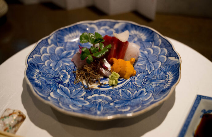 海山里 御料理 みなみ 愛知県名古屋市中区栄4-21-1カトレアビル1F Ⅽ号 うみやさと おりちょうり みなみ UMIYAMASATO ORYORI MINAMI ウミヤマサト オリョウリ ミナミ  （株）富屋酒店 かぶしきがいしゃ とみやさけてん カブシキガイシャ　トミヤサケテン TOMIYA SAKETEN 　愛知県名古屋市瑞穂区上坂町1-41-2　地酒屋　豊盃　HOUHAI ほうはい　ホーハイ　三浦酒造  MIURASHUZO日高見　ひたかみ　ヒタカミ HITAKAMI  平孝酒造　HIRAKOSHUZO 天の戸 アマノト　あまのと　AMANOTO　浅舞酒造ASAMAISHUZO　飛露喜 HIROKISHUZOHONTEN　廣木酒造本店　HIROK　大那 DAINA　ダイナ　だいな　菊の里酒造　KIKUNOSATOSHUZO　旭興　KYOKUKO　きょくこう　キョクコウ　渡邉酒造　WATANABESHUZO　仙禽 SENKIN　せんきん　センキン（株）せんきん SENKIN鶴齢　カクレイ　かくれい KAKUREI　青木酒造　AOKISHUZO謙信 ケンシン　けんしん KENSHIN池田屋酒造 IKEDAYASHUZO 白岳仙 HAKUGAKUSEN　ハクガクセン　はくがくせん　安本酒造 YASUMOTOSHUZO 群馬泉 グンマイズミ　ぐんまいずみ 島岡酒造 SHIMAOKASHUZO  喜久醉 きくよい キクヨイKIKUYOI 青島酒造 AOSHIMASHUZO 長珍 ちょうちん　チョウチン長珍酒造CHOCHINSHUZO　みねたからみりん　峯寳 味醂　一子相伝 ミネタカラ　いっしそうでん　イッシソウデン　小笠原味醂 OGASAWARA MIRIN

瀧自慢　たきじまん　タキジマン　瀧自慢酒造　TAKIZIMANSHUZO　田光　TABIKA 早川酒造  HAYAKAWASHUZO　作　ZAKU ざく ザク 清水清三郎商店 SHIMIZUSEIZABUROSHOTEN  篠峯　櫛羅　しのみね　シノミネ　くじら　クジラ　千代酒造　CHIYOSHUZO　雑賀　さいか　サイカ　九重雑賀  KOKONOESAIKA　紀土　鶴梅　無量山　きっど　キッド　KID 　ツルウメ　つるうめ　TURUUME　ムリョウザン　むりょうざん　MURYOZAN　平和酒造　HEIWASHUZO　蒼空　そうくう　ソウクウ　SÔKÛ　藤岡酒造　HUJIOKASHUZO 　宝剣　HOUKEN  宝剣酒造　ほうけんしゅぞう　ホウケンシュゾウ　HOKENSHUZO　清酒竹鶴　小笹屋竹鶴　せいしゅたけつる　セイシュタケツル　おささやたけつる　オササヤタケツル　竹鶴酒造　TAKETURUSHUZO
石鎚　いしづち　イシヅチ　石鎚酒造　ISHIDUCHISHUZO　土佐しらぎく　とさしらぎく　トサシラギク　仙頭酒造場　せんとうしゅぞうじょう　SENDOSHUZOZYO
　
 ブルゴーニュワイン　BOURGOGNE  ボルドーワイン　BORDEAUXカリフォルニアワイン CALIFORNIA  シャンパーニュ  SHAMPAGNEアルザスワイン ALSACE ドイツワイン WEIN GERMAN WINE 専門店　ライカM11　ズミルックス50　レンズ　代表　上田豊二　　きき酒師　焼酎アドバイザー　シャンパーニュシュヴァリエ　堀田駅より徒歩10分　熱田神宮駅より徒歩10分
市バス　牛巻より徒歩３分　地下鉄堀田駅より徒歩１５分　名古屋高速堀田出口より車で２分　牛巻交差点より徒歩５分　レトロ街並み　瓦屋根　裏道　大通りより二本入る　CLASSIC CARクラッシックカー CLASSIC BIKE　クラッシックバイク INTERIA　インテリア　　FASHION　ファッション　MUSIC　音楽　LOVE　SAKE SHOP　酒屋
センス　クリエイト　おたく　　MANIAマニア MOVIE　映画　CINEMA シネマ　2024年春オープン予定 いいねタウン瑞穂 iiNE マルシェ内　グランクレア瑞穂 いいねタウン瑞穂  愛知県名古屋市瑞穂区宝田町四丁目2番、3番2　春敲町三丁目23番1（地番） 魚太郎　UOTARO MIZUHO うおたろう　ウオタロウ　なごやみずほてん　ナゴヤミズホテン　 名古屋瑞穂店  車で1分　徒歩5分　丸明 瑞穂店  MARUAKI MIZUHO　マルアキ ミズホテン　まるあき みずほてん　 徒歩10分　車3分　焼肉 美奈登  ヤキニクミナト　やきにくみなと YAKINIKU MINATO 車で2分　徒歩10分  どての品川　DOTENO SHINAGAWA　ドテノシナガワ　どてのしながわ　車で30秒　徒歩1分昇福亭　SHOHUKUTEI しょうふくてい　ショウフクテイ 街中華　マニア　大盛り　個性派  車で5分　徒歩15分  名店 近くにたくさんあり　堀田バンザイ　牛巻バンザイ　名古屋のへそ



 