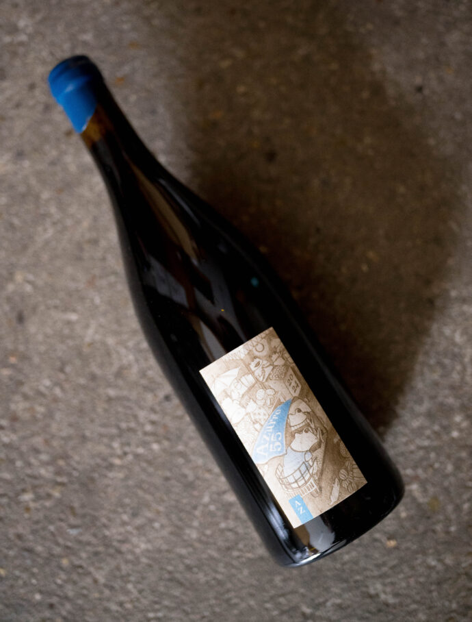 アズッカ・エ・アズッコ あずっか・え・あずっこ 愛知唯一のワイナリー
イタリア・トスカーナで修行 イタリアワイン発想がベース 元は牧場 AZUCCA E AZUCCO 愛知県豊田市勘八町 丘陵地 :森 170ⅿ 多方向斜面 猿投山麓~乙部
岡の上ワイナリー 愛知県豊田市太平町七曲12-691 アズッカ エ アズッコ‘秋のワインたち’ 須崎大介 アズッカ エ アズッコが一本一本『作品の意識』で造っておりますワインを大切にお届けいたしますので どうぞお楽しみにお待ちいただけましたら
名古屋特約店 取り扱い店 MEI メイ めい 愛知県名古屋市西区那古野1-23-2 四間道糸重3 食べログ名店2023 国際センター
(株)富屋酒店 かぶしきがいしゃ とみやさけてん カブシキガイシャ トミヤサケテン TOMIYA SAKETEN 愛知県名古屋市瑞穂区上坂町1-41-2 地酒屋 豊盃 HOUHAI ほうはい ホーハイ 三浦酒造 MIURASHUZO日高見 ひたかみ ヒタカミ HITAKAMI 平孝酒造 HIRAKOSHUZO 天の戸 アマノト あまのと AMANOTO 浅舞酒造 ASAMAISHUZO 飛露喜 HIROKISHUZOHONTEN 廣木酒造本店 HIROK 大那 DAINA ダイナ だいな 菊の里酒造 KIKUNOSATOSHUZO 旭興 KYOKUKO きょくこう キョクコウ 渡邉酒造 WATANABESHUZO 仙禽 SENKIN せんきん センキン(株)せんきん SENKIN鶴齢 カクレイ かくれい KAKUREI 青木酒造 AOKISHUZO謙信 ケンシン けんしん KENSHIN池田屋酒造 IKEDAYASHUZO 白岳仙 HAKUGAKUSEN ハクガクセン はくがくせん 安本酒造 YASUMOTOSHUZO 群馬泉 グンマイズミ ぐんまいずみ 島岡酒造 SHIMAOKASHUZO 喜久醉 きくよい キクヨイKIKUYOI 青島酒造 AOSHIMASHUZO 長珍 ちょうちん チョウチン長珍酒造CHOCHINSHUZO みねたからみりん 峯寳 味醂 一子相伝 ミネタカラ いっしそうでん イッシソウデン 小笠原味醂 OGASAWARA MIRIN
瀧自慢 たきじまん タキジマン 瀧自慢酒造 TAKIZIMANSHUZO 田光 TABIKA 早川酒造 HAYAKAWASHUZO 作 ZAKU ざく ザク 清水清三郎商店 SHIMIZUSEIZABUROSHOTEN 篠峯 櫛羅 しのみね シノミネ くじら クジラ 千代酒造 CHIYOSHUZO 雑賀 さいか サイカ 九重雑賀 KOKONOESAIKA 紀土 鶴梅 無量山 きっど キッド KID ツルウメ つるうめ TURUUME ムリョウザン むりょうざん MURYOZAN 平和酒造 HEIWASHUZO 蒼空 そうくう ソウクウ SÔKÛ 藤岡酒造 HUJIOKASHUZO 宝剣 HOUKEN 宝剣酒造 ほうけんしゅぞう ホウケンシュゾウ HOKENSHUZO 清酒竹鶴 小笹屋竹鶴 せいしゅたけつる セイシュタケツル おささやたけつる オササヤタケツル 竹鶴酒造 TAKETURUSHUZO
石鎚 いしづち イシヅチ 石鎚酒造 ISHIDUCHISHUZO 土佐しらぎく とさしらぎく トサシラギク 仙頭酒造場 せんとうしゅぞうじょう SENDOSHUZOZYO アルガブランカ ARUGABURANKA勝沼醸造 KATUNUMAJÔZÔ ドメーヌソガ ソガ・ペール・エ・フィス SOGA PELE ET FIS オブセワイナリー OBUSEWINERY ドメーヌタカヒコ DOMAINE TAKAHIKO クリサワブラン KURISAWA BLANC ナカザワワイナリー NAKAZAWA WINERY さつま寿 SATUMA KOTOBUKI 尾込商店 OGOME SHOTEN 蔵の師魂 KURANOSHIKON 小正醸造 KOMASA JÔZÔ 天狗櫻 TENGUSAKURA 白石酒蔵 SHIRAISHISHUZO しま千両 SHIMASENRYO 高崎酒蔵 TAKASAKISHUZO 杜氏潤平 TOJIJUNPEI 小玉醸造 KODAMAJOZO 赤鹿毛 青鹿毛 AKAKAGE AOKAGE 柳田酒蔵 YANAGIDASHUZO 舞香 MAIKA 泰明 TAIMEI 藤居醸造 HUZIIJÔZÔ 池の露 特酎天草 IKENOTUYU TOKUCHU AMAKUSA 壱乃醸 飛乃流 朝日 ICHINOJO HINORYU ASAHI 朝日酒造 ASAHISHUZO 龍宮 RYUGU 富田酒造場 TOMITASHUZOJO 鳥飼 TORIKAI 鳥飼酒造 TORIKAISHUZO 極楽 GOIKURAKU 林酒造場 HAYASHISHUZOJO 屋久の島大自然林 酔麦香 YAKUNOSHIMA DAISHIZENRIN SUIBASKUKA 本坊酒造 HONBOSHUZO
金峰 金峰荒蘆過 KINPO KINPOARAROKA 宇都酒造 UTOSHUZO 北谷長老 CHYATANCHÔRÔ 北谷酒造 CHYATANSHUZO 山原くいな YAMBARUKUINA やんばる酒造 YAMBARUSHUZO 2024年春オープン予定 いいねタウン瑞穂 iiNE マルシェ内 グランクレア瑞穂 いいねタウン瑞穂 愛知県名古屋市瑞穂区宝田町四丁目2番、3番2 春敲町三丁目23番1(地番) 魚太郎 UOTARO MIZUHO うおたろう ウオタロウ なごやみずほてん ナゴヤミズホテン 名古屋瑞穂店 車で1分 徒歩5分 丸明 瑞穂店 MARUAKI MIZUHO マルアキ ミズホテン まるあき みずほてん 徒歩10分 車3分 焼肉 美奈登 ヤキニクミナト やきにくみなと YAKINIKU MINATO 車で2分 徒歩10分 どての品川 DOTENO SHINAGAWA ドテノシナガワ どてのしながわ 車で30秒 徒歩1分昇福亭 SHOHUKUTEI しょうふくてい ショウフクテイ 街中華 マニア 大盛り 個性派 車で5分 徒歩15分 名店 近くにたくさんあり 堀田バンザイ 牛巻バンザイ 名古屋のへそ AZUCCA E AZUCCO (アズッカ・エ・アズッコ)『Rana D'oro』(ラナ ドーロ)2023(白 2023ヴィンテージ)」「AZUCCA E AZUCCO (アズッカ・エ・アズッコ)『Rana Rossa』(ラナ ロッサ)2023(赤 2023ヴィンテージ)」「AZUCCA E AZUCCO (アズッカ・エ・アズッコ)『Rana Arancia 』(ラナ アランチャ)2023(白 2023ヴィンテージ)」「AZUCCA E AZUCCO (アズッカ・エ・アズッコ)『Rana Verde 』(ラナ ヴェルデ)2023(白 2023ヴィンテージ「AZUCCA E AZUCCO (アズッカ・エ・アズッコ)『Rana Viora 』(ラナ ヴィオラ)2023(赤 2023ヴィンテージ)」「AZUCCA E AZUCCO (アズッカ・エ・アズッコ)『赤ずきんの本音』2023(赤 ランブルスコ スパークリングワイン 2023ヴィンテージ)」「AZUCCA E AZUCCO (アズッカ・エ・アズッコ)『オオカミのスプマンテ』(キミに幸あれ!)2022(ロゼ スパークリングワイン 2022ヴィンテージ)」「AZUCCA E AZUCCO (アズッカ・エ・アズッコ)『Used Medi Coat Pop』(古着のミディ丈 ポップ)2023(2023ヴィンテージ)」「AZUCCA E AZUCCO (アズッカ・エ・アズッコ)『Used Medi Coat Gialla』(古着のミディ丈 ジアッラ)2023(2023ヴィンテージ)」「AZUCCA E AZUCCO (アズッカ・エ・アズッコ)『Used Medi Coat Pale Blue』(古着のミディ丈 ペイルブルー)2023(2023ヴィンテージ)」「AZUCCA E AZUCCO (アズッカ・エ・アズッコ)『Used Medi Coat Rosa』(古着のミディ丈 ローザ)2023(2023ヴィンテージ)」「AZUCCA E AZUCCO (アズッカ・エ・アズッコ)『Calico』(ウチのチャリコ)2023(2023ヴィンテージ)」「AZUCCA E AZUCCO (アズッカ・エ・アズッコ)『Hikari no Majin』(光の魔人)2023(2023ヴィンテージ)」
「AZUCCA E AZUCCO (アズッカ・エ・アズッコ)『オオカミのスプマンテ』(キミに幸あれ!)2023(ロゼ スパークリングワイン 2023ヴィンテージ)」「AZUCCA E AZUCCO (アズッカ・エ・アズッコ)『Last Summer Vacation』(最後の夏休み)白 2024」「AZUCCA E AZUCCO (アズッカ・エ・アズッコ)『Last Summer Vacation』(最後の夏休み)赤 2024」「AZUCCA E AZUCCO (アズッカ・エ・アズッコ)『On the Street』(オン・ザ・ストリート)白 2024」
「AZUCCA E AZUCCO (アズッカ・エ・アズッコ)『On the Street』(オン・ザ・ストリート)赤 2024
「AZUCCA E AZUCCO (アズッカ・エ・アズッコ)『Night Market Tour』(夜のマーケット・ツアー)白 2024」AZUCCA E AZUCCO (アズッカ・エ・アズッコ)『Night Market Tour』(夜のマーケット・ツアー)赤 2024」「AZUCCA E AZUCCO (アズッカ・エ・アズッコ)『赤ずきんの本音』赤 ランブルスコ スパークリングワイン 2024」
「AZUCCA E AZUCCO (アズッカ・エ・アズッコ)「オオカミのスプマンテ『キミに幸あれ!』ロゼ 2023」「AZUCCA E AZUCCO(アズッカ・エ・アズッコ)アナグマ ペア『ANAGUMA PAIR』2025
「AZUCCA E AZUCCO(アズッカ・エ・アズッコ)キミ路線図『KIMI ROUTE MAP』2025
「AZUCCA E AZUCCO(アズッカ・エ・アズッコ)キュートな泥棒さん『CUTIE THIEF』2025
「 AZUCCA E AZUCCO(アズッカ・エ・アズッコ)ウチのキャリコ『CIALICO』2024
「AZUCCA E AZUCCO(アズッカ・エ・アズッコ)アズッロ55番街 『AZURRO 55』2024