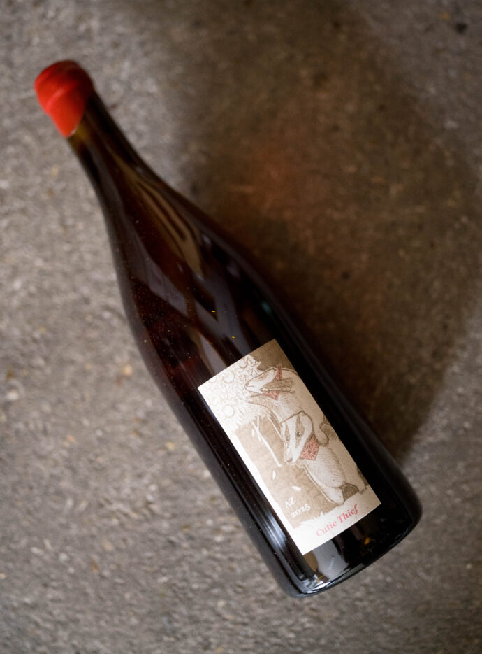 アズッカ・エ・アズッコ  あずっか・え・あずっこ  愛知唯一のワイナリー
イタリア・トスカーナで修行　イタリアワイン発想がベース 元は牧場 AZUCCA E AZUCCO  愛知県豊田市勘八町 丘陵地 ：森  170ⅿ  多方向斜面  猿投山麓～乙部
岡の上ワイナリー  愛知県豊田市太平町七曲12-691　アズッカ エ アズッコ‘秋のワインたち’　 須崎大介 アズッカ エ アズッコが一本一本『作品の意識』で造っておりますワインを大切にお届けいたしますので どうぞお楽しみにお待ちいただけましたら
名古屋特約店  取り扱い店  MEI  メイ めい 愛知県名古屋市西区那古野1-23-2 四間道糸重3 食べログ名店2023  国際センター  
（株）富屋酒店 かぶしきがいしゃ とみやさけてん カブシキガイシャ　トミヤサケテン TOMIYA SAKETEN 　愛知県名古屋市瑞穂区上坂町1-41-2　地酒屋　豊盃　HOUHAI ほうはい　ホーハイ　三浦酒造  MIURASHUZO日高見　ひたかみ　ヒタカミ HITAKAMI  平孝酒造　HIRAKOSHUZO 天の戸 アマノト　あまのと　AMANOTO　浅舞酒造 ASAMAISHUZO　飛露喜 HIROKISHUZOHONTEN　廣木酒造本店　HIROK　大那 DAINA　ダイナ　だいな　菊の里酒造　KIKUNOSATOSHUZO　旭興　KYOKUKO　きょくこう　キョクコウ　渡邉酒造　WATANABESHUZO　仙禽 SENKIN　せんきん　センキン（株）せんきん SENKIN鶴齢　カクレイ　かくれい KAKUREI　青木酒造　AOKISHUZO謙信 ケンシン　けんしん KENSHIN池田屋酒造 IKEDAYASHUZO 白岳仙 HAKUGAKUSEN　ハクガクセン　はくがくせん　安本酒造 YASUMOTOSHUZO 群馬泉 グンマイズミ　ぐんまいずみ 島岡酒造 SHIMAOKASHUZO  喜久醉 きくよい キクヨイKIKUYOI 青島酒造 AOSHIMASHUZO 長珍 ちょうちん　チョウチン長珍酒造CHOCHINSHUZO　みねたからみりん　峯寳 味醂　一子相伝 ミネタカラ　いっしそうでん　イッシソウデン　小笠原味醂 OGASAWARA MIRIN

瀧自慢　たきじまん　タキジマン　瀧自慢酒造　TAKIZIMANSHUZO　田光　TABIKA 早川酒造  HAYAKAWASHUZO　作　ZAKU ざく ザク 清水清三郎商店 SHIMIZUSEIZABUROSHOTEN  篠峯　櫛羅　しのみね　シノミネ　くじら　クジラ　千代酒造　CHIYOSHUZO　雑賀　さいか　サイカ　九重雑賀  KOKONOESAIKA　紀土　鶴梅　無量山　きっど　キッド　KID 　ツルウメ　つるうめ　TURUUME　ムリョウザン　むりょうざん　MURYOZAN　平和酒造　HEIWASHUZO　蒼空　そうくう　ソウクウ　SÔKÛ　藤岡酒造　HUJIOKASHUZO 　宝剣　HOUKEN  宝剣酒造　ほうけんしゅぞう　ホウケンシュゾウ　HOKENSHUZO　清酒竹鶴　小笹屋竹鶴　せいしゅたけつる　セイシュタケツル　おささやたけつる　オササヤタケツル　竹鶴酒造　TAKETURUSHUZO
石鎚　いしづち　イシヅチ　石鎚酒造　ISHIDUCHISHUZO　土佐しらぎく　とさしらぎく　トサシラギク　仙頭酒造場　せんとうしゅぞうじょう　SENDOSHUZOZYO　アルガブランカ　ARUGABURANKA勝沼醸造　KATUNUMAJÔZÔ　ドメーヌソガ　ソガ・ペール・エ・フィス SOGA PELE ET FIS　オブセワイナリー　OBUSEWINERY　ドメーヌタカヒコ　DOMAINE TAKAHIKO　クリサワブラン　KURISAWA BLANC　ナカザワワイナリー　NAKAZAWA WINERY　さつま寿　SATUMA KOTOBUKI 　尾込商店 OGOME SHOTEN  蔵の師魂 KURANOSHIKON  小正醸造　KOMASA ＪÔＺÔ　天狗櫻 TENGUSAKURA  白石酒蔵　SHIRAISHISHUZO  しま千両 SHIMASENRYO　高崎酒蔵  TAKASAKISHUZO  杜氏潤平　TOJIJUNPEI  小玉醸造  KODAMAJOZO  赤鹿毛　青鹿毛  AKAKAGE   AOKAGE　柳田酒蔵  YANAGIDASHUZO　舞香　MAIKA　泰明　TAIMEI　藤居醸造　HUZIIJÔＺÔ　池の露　特酎天草　IKENOTUYU  TOKUCHU  AMAKUSA　壱乃醸　飛乃流　朝日　ICHINOJO  HINORYU　ASAHI　朝日酒造　ASAHISHUZO　龍宮　RYUGU 富田酒造場　TOMITASHUZOJO　鳥飼 TORIKAI　鳥飼酒造　TORIKAISHUZO　極楽 GOIKURAKU　林酒造場 HAYASHISHUZOJO　屋久の島大自然林　酔麦香　YAKUNOSHIMA DAISHIZENRIN SUIBASKUKA　本坊酒造　HONBOSHUZO
金峰　金峰荒蘆過  KINPO　KINPOARAROKA　宇都酒造　UTOSHUZO　北谷長老　CHYATANCHÔＲÔ　北谷酒造　CHYATANSHUZO　山原くいな　YAMBARUKUINA　やんばる酒造　YAMBARUSHUZO　2024年春オープン予定 いいねタウン瑞穂 iiNE マルシェ内　グランクレア瑞穂 いいねタウン瑞穂  愛知県名古屋市瑞穂区宝田町四丁目2番、3番2　春敲町三丁目23番1（地番） 魚太郎　UOTARO MIZUHO うおたろう　ウオタロウ　なごやみずほてん　ナゴヤミズホテン　 名古屋瑞穂店  車で1分　徒歩5分　丸明 瑞穂店  MARUAKI MIZUHO　マルアキ ミズホテン　まるあき みずほてん　 徒歩10分　車3分　焼肉 美奈登  ヤキニクミナト　やきにくみなと YAKINIKU MINATO 車で2分　徒歩10分  どての品川　DOTENO SHINAGAWA　ドテノシナガワ　どてのしながわ　車で30秒　徒歩1分昇福亭　SHOHUKUTEI しょうふくてい　ショウフクテイ 街中華　マニア　大盛り　個性派  車で5分　徒歩15分  名店 近くにたくさんあり　堀田バンザイ　牛巻バンザイ　名古屋のへそ　AZUCCA E AZUCCO (アズッカ・エ・アズッコ）『Rana D'oro』（ラナ ドーロ）2023（白  2023ヴィンテージ）」「AZUCCA E AZUCCO (アズッカ・エ・アズッコ）『Rana Rossa』（ラナ ロッサ）2023（赤  2023ヴィンテージ）」「AZUCCA E AZUCCO (アズッカ・エ・アズッコ）『Rana Arancia 』（ラナ アランチャ）2023（白  2023ヴィンテージ）」「AZUCCA E AZUCCO (アズッカ・エ・アズッコ）『Rana Verde 』（ラナ ヴェルデ）2023（白  2023ヴィンテージ「AZUCCA E AZUCCO (アズッカ・エ・アズッコ）『Rana Viora 』（ラナ ヴィオラ）2023（赤  2023ヴィンテージ）」「AZUCCA E AZUCCO (アズッカ・エ・アズッコ）『赤ずきんの本音』2023（赤 ランブルスコ   スパークリングワイン  2023ヴィンテージ）」「AZUCCA E AZUCCO (アズッカ・エ・アズッコ）『オオカミのスプマンテ』（キミに幸あれ！）2022（ロゼ  スパークリングワイン  2022ヴィンテージ）」「AZUCCA E AZUCCO (アズッカ・エ・アズッコ）『Used Medi Coat Pop』（古着のミディ丈 ポップ）2023（2023ヴィンテージ）」「AZUCCA E AZUCCO (アズッカ・エ・アズッコ）『Used Medi Coat Gialla』（古着のミディ丈 ジアッラ）2023（2023ヴィンテージ）」「AZUCCA E AZUCCO (アズッカ・エ・アズッコ）『Used Medi Coat Pale Blue』（古着のミディ丈 ペイルブルー）2023（2023ヴィンテージ）」「AZUCCA E AZUCCO (アズッカ・エ・アズッコ）『Used Medi Coat Rosa』（古着のミディ丈 ローザ）2023（2023ヴィンテージ）」「AZUCCA E AZUCCO (アズッカ・エ・アズッコ）『Calico』（ウチのチャリコ）2023（2023ヴィンテージ）」「AZUCCA E AZUCCO (アズッカ・エ・アズッコ）『Hikari no Majin』（光の魔人）2023（2023ヴィンテージ）」
「AZUCCA E AZUCCO (アズッカ・エ・アズッコ）『オオカミのスプマンテ』（キミに幸あれ！）2023（ロゼ スパークリングワイン 2023ヴィンテージ）」「AZUCCA E AZUCCO (アズッカ・エ・アズッコ）『Last Summer Vacation』（最後の夏休み）白 2024」「AZUCCA E AZUCCO (アズッカ・エ・アズッコ）『Last Summer Vacation』（最後の夏休み）赤 2024」「AZUCCA E AZUCCO (アズッカ・エ・アズッコ）『On the Street』（オン・ザ・ストリート）白  2024」
「AZUCCA E AZUCCO (アズッカ・エ・アズッコ）『On the Street』（オン・ザ・ストリート）赤 2024
「AZUCCA E AZUCCO (アズッカ・エ・アズッコ）『Night Market Tour』（夜のマーケット・ツアー）白　 2024」AZUCCA E AZUCCO (アズッカ・エ・アズッコ）『Night Market Tour』（夜のマーケット・ツアー）赤 2024」「AZUCCA E AZUCCO (アズッカ・エ・アズッコ）『赤ずきんの本音』赤 ランブルスコ スパークリングワイン 2024」
「AZUCCA E AZUCCO (アズッカ・エ・アズッコ）「オオカミのスプマンテ『キミに幸あれ！』ロゼ  2023」「AZUCCA E AZUCCO（アズッカ・エ・アズッコ）アナグマ ペア『ANAGUMA PAIR』2025
「AZUCCA E AZUCCO（アズッカ・エ・アズッコ）キミ路線図『KIMI ROUTE MAP』2025
「AZUCCA E AZUCCO（アズッカ・エ・アズッコ）キュートな泥棒さん『CUTIE THIEF』2025