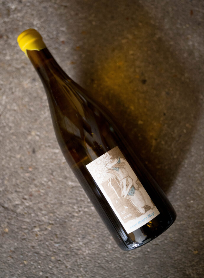 アズッカ・エ・アズッコ  あずっか・え・あずっこ  愛知唯一のワイナリー
イタリア・トスカーナで修行　イタリアワイン発想がベース 元は牧場 AZUCCA E AZUCCO  愛知県豊田市勘八町 丘陵地 ：森  170ⅿ  多方向斜面  猿投山麓～乙部
岡の上ワイナリー  愛知県豊田市太平町七曲12-691　アズッカ エ アズッコ‘秋のワインたち’　 須崎大介 アズッカ エ アズッコが一本一本『作品の意識』で造っておりますワインを大切にお届けいたしますので どうぞお楽しみにお待ちいただけましたら
名古屋特約店  取り扱い店  MEI  メイ めい 愛知県名古屋市西区那古野1-23-2 四間道糸重3 食べログ名店2023  国際センター  
（株）富屋酒店 かぶしきがいしゃ とみやさけてん カブシキガイシャ　トミヤサケテン TOMIYA SAKETEN 　愛知県名古屋市瑞穂区上坂町1-41-2　地酒屋　豊盃　HOUHAI ほうはい　ホーハイ　三浦酒造  MIURASHUZO日高見　ひたかみ　ヒタカミ HITAKAMI  平孝酒造　HIRAKOSHUZO 天の戸 アマノト　あまのと　AMANOTO　浅舞酒造 ASAMAISHUZO　飛露喜 HIROKISHUZOHONTEN　廣木酒造本店　HIROK　大那 DAINA　ダイナ　だいな　菊の里酒造　KIKUNOSATOSHUZO　旭興　KYOKUKO　きょくこう　キョクコウ　渡邉酒造　WATANABESHUZO　仙禽 SENKIN　せんきん　センキン（株）せんきん SENKIN鶴齢　カクレイ　かくれい KAKUREI　青木酒造　AOKISHUZO謙信 ケンシン　けんしん KENSHIN池田屋酒造 IKEDAYASHUZO 白岳仙 HAKUGAKUSEN　ハクガクセン　はくがくせん　安本酒造 YASUMOTOSHUZO 群馬泉 グンマイズミ　ぐんまいずみ 島岡酒造 SHIMAOKASHUZO  喜久醉 きくよい キクヨイKIKUYOI 青島酒造 AOSHIMASHUZO 長珍 ちょうちん　チョウチン長珍酒造CHOCHINSHUZO　みねたからみりん　峯寳 味醂　一子相伝 ミネタカラ　いっしそうでん　イッシソウデン　小笠原味醂 OGASAWARA MIRIN

瀧自慢　たきじまん　タキジマン　瀧自慢酒造　TAKIZIMANSHUZO　田光　TABIKA 早川酒造  HAYAKAWASHUZO　作　ZAKU ざく ザク 清水清三郎商店 SHIMIZUSEIZABUROSHOTEN  篠峯　櫛羅　しのみね　シノミネ　くじら　クジラ　千代酒造　CHIYOSHUZO　雑賀　さいか　サイカ　九重雑賀  KOKONOESAIKA　紀土　鶴梅　無量山　きっど　キッド　KID 　ツルウメ　つるうめ　TURUUME　ムリョウザン　むりょうざん　MURYOZAN　平和酒造　HEIWASHUZO　蒼空　そうくう　ソウクウ　SÔKÛ　藤岡酒造　HUJIOKASHUZO 　宝剣　HOUKEN  宝剣酒造　ほうけんしゅぞう　ホウケンシュゾウ　HOKENSHUZO　清酒竹鶴　小笹屋竹鶴　せいしゅたけつる　セイシュタケツル　おささやたけつる　オササヤタケツル　竹鶴酒造　TAKETURUSHUZO
石鎚　いしづち　イシヅチ　石鎚酒造　ISHIDUCHISHUZO　土佐しらぎく　とさしらぎく　トサシラギク　仙頭酒造場　せんとうしゅぞうじょう　SENDOSHUZOZYO　アルガブランカ　ARUGABURANKA勝沼醸造　KATUNUMAJÔZÔ　ドメーヌソガ　ソガ・ペール・エ・フィス SOGA PELE ET FIS　オブセワイナリー　OBUSEWINERY　ドメーヌタカヒコ　DOMAINE TAKAHIKO　クリサワブラン　KURISAWA BLANC　ナカザワワイナリー　NAKAZAWA WINERY　さつま寿　SATUMA KOTOBUKI 　尾込商店 OGOME SHOTEN  蔵の師魂 KURANOSHIKON  小正醸造　KOMASA ＪÔＺÔ　天狗櫻 TENGUSAKURA  白石酒蔵　SHIRAISHISHUZO  しま千両 SHIMASENRYO　高崎酒蔵  TAKASAKISHUZO  杜氏潤平　TOJIJUNPEI  小玉醸造  KODAMAJOZO  赤鹿毛　青鹿毛  AKAKAGE   AOKAGE　柳田酒蔵  YANAGIDASHUZO　舞香　MAIKA　泰明　TAIMEI　藤居醸造　HUZIIJÔＺÔ　池の露　特酎天草　IKENOTUYU  TOKUCHU  AMAKUSA　壱乃醸　飛乃流　朝日　ICHINOJO  HINORYU　ASAHI　朝日酒造　ASAHISHUZO　龍宮　RYUGU 富田酒造場　TOMITASHUZOJO　鳥飼 TORIKAI　鳥飼酒造　TORIKAISHUZO　極楽 GOIKURAKU　林酒造場 HAYASHISHUZOJO　屋久の島大自然林　酔麦香　YAKUNOSHIMA DAISHIZENRIN SUIBASKUKA　本坊酒造　HONBOSHUZO
金峰　金峰荒蘆過  KINPO　KINPOARAROKA　宇都酒造　UTOSHUZO　北谷長老　CHYATANCHÔＲÔ　北谷酒造　CHYATANSHUZO　山原くいな　YAMBARUKUINA　やんばる酒造　YAMBARUSHUZO　2024年春オープン予定 いいねタウン瑞穂 iiNE マルシェ内　グランクレア瑞穂 いいねタウン瑞穂  愛知県名古屋市瑞穂区宝田町四丁目2番、3番2　春敲町三丁目23番1（地番） 魚太郎　UOTARO MIZUHO うおたろう　ウオタロウ　なごやみずほてん　ナゴヤミズホテン　 名古屋瑞穂店  車で1分　徒歩5分　丸明 瑞穂店  MARUAKI MIZUHO　マルアキ ミズホテン　まるあき みずほてん　 徒歩10分　車3分　焼肉 美奈登  ヤキニクミナト　やきにくみなと YAKINIKU MINATO 車で2分　徒歩10分  どての品川　DOTENO SHINAGAWA　ドテノシナガワ　どてのしながわ　車で30秒　徒歩1分昇福亭　SHOHUKUTEI しょうふくてい　ショウフクテイ 街中華　マニア　大盛り　個性派  車で5分　徒歩15分  名店 近くにたくさんあり　堀田バンザイ　牛巻バンザイ　名古屋のへそ　AZUCCA E AZUCCO (アズッカ・エ・アズッコ）『Rana D'oro』（ラナ ドーロ）2023（白  2023ヴィンテージ）」「AZUCCA E AZUCCO (アズッカ・エ・アズッコ）『Rana Rossa』（ラナ ロッサ）2023（赤  2023ヴィンテージ）」「AZUCCA E AZUCCO (アズッカ・エ・アズッコ）『Rana Arancia 』（ラナ アランチャ）2023（白  2023ヴィンテージ）」「AZUCCA E AZUCCO (アズッカ・エ・アズッコ）『Rana Verde 』（ラナ ヴェルデ）2023（白  2023ヴィンテージ「AZUCCA E AZUCCO (アズッカ・エ・アズッコ）『Rana Viora 』（ラナ ヴィオラ）2023（赤  2023ヴィンテージ）」「AZUCCA E AZUCCO (アズッカ・エ・アズッコ）『赤ずきんの本音』2023（赤 ランブルスコ   スパークリングワイン  2023ヴィンテージ）」「AZUCCA E AZUCCO (アズッカ・エ・アズッコ）『オオカミのスプマンテ』（キミに幸あれ！）2022（ロゼ  スパークリングワイン  2022ヴィンテージ）」「AZUCCA E AZUCCO (アズッカ・エ・アズッコ）『Used Medi Coat Pop』（古着のミディ丈 ポップ）2023（2023ヴィンテージ）」「AZUCCA E AZUCCO (アズッカ・エ・アズッコ）『Used Medi Coat Gialla』（古着のミディ丈 ジアッラ）2023（2023ヴィンテージ）」「AZUCCA E AZUCCO (アズッカ・エ・アズッコ）『Used Medi Coat Pale Blue』（古着のミディ丈 ペイルブルー）2023（2023ヴィンテージ）」「AZUCCA E AZUCCO (アズッカ・エ・アズッコ）『Used Medi Coat Rosa』（古着のミディ丈 ローザ）2023（2023ヴィンテージ）」「AZUCCA E AZUCCO (アズッカ・エ・アズッコ）『Calico』（ウチのチャリコ）2023（2023ヴィンテージ）」「AZUCCA E AZUCCO (アズッカ・エ・アズッコ）『Hikari no Majin』（光の魔人）2023（2023ヴィンテージ）」
「AZUCCA E AZUCCO (アズッカ・エ・アズッコ）『オオカミのスプマンテ』（キミに幸あれ！）2023（ロゼ スパークリングワイン 2023ヴィンテージ）」「AZUCCA E AZUCCO (アズッカ・エ・アズッコ）『Last Summer Vacation』（最後の夏休み）白 2024」「AZUCCA E AZUCCO (アズッカ・エ・アズッコ）『Last Summer Vacation』（最後の夏休み）赤 2024」「AZUCCA E AZUCCO (アズッカ・エ・アズッコ）『On the Street』（オン・ザ・ストリート）白  2024」
「AZUCCA E AZUCCO (アズッカ・エ・アズッコ）『On the Street』（オン・ザ・ストリート）赤 2024
「AZUCCA E AZUCCO (アズッカ・エ・アズッコ）『Night Market Tour』（夜のマーケット・ツアー）白　 2024」AZUCCA E AZUCCO (アズッカ・エ・アズッコ）『Night Market Tour』（夜のマーケット・ツアー）赤 2024」「AZUCCA E AZUCCO (アズッカ・エ・アズッコ）『赤ずきんの本音』赤 ランブルスコ スパークリングワイン 2024」
「AZUCCA E AZUCCO (アズッカ・エ・アズッコ）「オオカミのスプマンテ『キミに幸あれ！』ロゼ  2023」「AZUCCA E AZUCCO（アズッカ・エ・アズッコ）アナグマ ペア『ANAGUMA PAIR』2025
「AZUCCA E AZUCCO（アズッカ・エ・アズッコ）キミ路線図『KIMI ROUTE MAP』2025