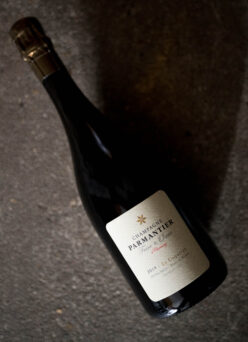 CHAMPAGNE PARMANTIER FRÈRE ET SOEUR（シャンパーニュ パルメンティエ フレール・エ・フィス）EXTRA BRUT（エクストラ・ブリュット）BLAND DE BLANDS（ブラン・ド・ブラン）LE  CAQUERAY（ル・カクレ）2019（2019  ヴィンテージ）