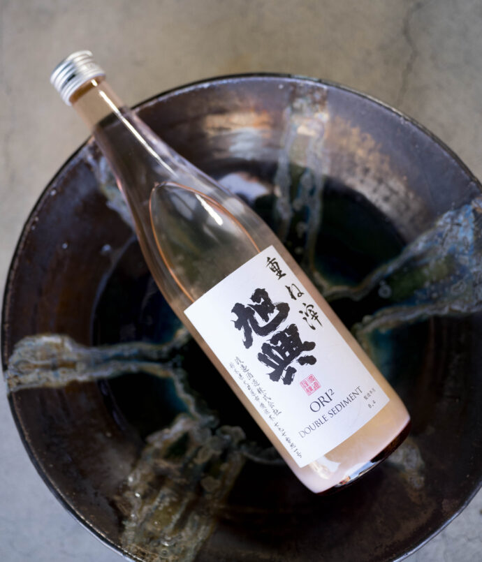 渡邉酒造　わたなべしゅうぞう　ワタナベシュゾウ　袋搾り　無加圧　直汲み
栃木県大田原市須佐木七九七-一　旭興　きょくこう　キョクコウ　KYOKKO
地酒　名古屋特約店　唯一　たまか　ピンク　ブルー　生酛造り　伝統　酒造り　特別純米　純米吟醸　生酛純米吟醸　協会6号酵母　しんぶんし　包装　希少品
山田錦　雄町　夢ささら　愛山　ひとごこち　貴醸酒　貴醸酒スパークリング
TOMIYAORIGINAL　富屋オリジナル　トミヤオリジナル　SPECIAL　辛口純米
純米吟醸　雄町　磨き五割　特別本醸造生　たまか　赤　青　ぬる燗　旨し　職人
チャーミングな透明感溢れる＜ひとごこち＞の味わいを  「旭興  KYOKUKO  特別純米  おりがらみ ＜ひとごこち HITOGKOCHI＞ 直汲み無濾過生原酒  R5BY」（株）富屋酒店 かぶしきがいしゃ とみやさけてん カブシキガイシャ　トミヤサケテン TOMIYA SAKETEN 　愛知県名古屋市瑞穂区上坂町1-41-2　地酒屋　豊盃　HOUHAI ほうはい　ホーハイ　三浦酒造  MIURASHUZO日高見　ひたかみ　ヒタカミ HITAKAMI  平孝酒造　HIRAKOSHUZO 天の戸 アマノト　あまのと　AMANOTO　浅舞酒造 ASAMAISHUZO　飛露喜 HIROKISHUZOHONTEN　廣木酒造本店　HIROK　大那 DAINA　ダイナ　だいな　菊の里酒造　KIKUNOSATOSHUZO　旭興　KYOKUKO　きょくこう　キョクコウ　渡邉酒造　WATANABESHUZO　仙禽 SENKIN　せんきん　センキン（株）せんきん SENKIN鶴齢　カクレイ　かくれい KAKUREI　青木酒造　AOKISHUZO謙信 ケンシン　けんしん KENSHIN池田屋酒造 IKEDAYASHUZO 白岳仙 HAKUGAKUSEN　ハクガクセン　はくがくせん　安本酒造 YASUMOTOSHUZO 群馬泉 グンマイズミ　ぐんまいずみ 島岡酒造 SHIMAOKASHUZO  喜久醉 きくよい キクヨイKIKUYOI 青島酒造 AOSHIMASHUZO 長珍 ちょうちん　チョウチン長珍酒造CHOCHINSHUZO　みねたからみりん　峯寳 味醂　一子相伝 ミネタカラ　いっしそうでん　イッシソウデン　小笠原味醂 OGASAWARA MIRIN

瀧自慢　たきじまん　タキジマン　瀧自慢酒造　TAKIZIMANSHUZO　田光　TABIKA 早川酒造  HAYAKAWASHUZO　作　ZAKU ざく ザク 清水清三郎商店 SHIMIZUSEIZABUROSHOTEN  篠峯　櫛羅　しのみね　シノミネ　くじら　クジラ　千代酒造　CHIYOSHUZO　雑賀　さいか　サイカ　九重雑賀  KOKONOESAIKA　紀土　鶴梅　無量山　きっど　キッド　KID 　ツルウメ　つるうめ　TURUUME　ムリョウザン　むりょうざん　MURYOZAN　平和酒造　HEIWASHUZO　蒼空　そうくう　ソウクウ　SÔKÛ　藤岡酒造　HUJIOKASHUZO 　宝剣　HOUKEN  宝剣酒造　ほうけんしゅぞう　ホウケンシュゾウ　HOKENSHUZO　清酒竹鶴　小笹屋竹鶴　せいしゅたけつる　セイシュタケツル　おささやたけつる　オササヤタケツル　竹鶴酒造　TAKETURUSHUZO
石鎚　いしづち　イシヅチ　石鎚酒造　ISHIDUCHISHUZO　土佐しらぎく　とさしらぎく　トサシラギク　仙頭酒造場　せんとうしゅぞうじょう　SENDOSHUZOZYO　アルガブランカ　ARUGABURANKA勝沼醸造　KATUNUMAJÔZÔ　ドメーヌソガ　ソガ・ペール・エ・フィス SOGA PELE ET FIS　オブセワイナリー　OBUSEWINERY　ドメーヌタカヒコ　DOMAINE TAKAHIKO　クリサワブラン　KURISAWA BLANC　ナカザワワイナリー　NAKAZAWA WINERY　さつま寿　SATUMA KOTOBUKI 　尾込商店 OGOME SHOTEN  蔵の師魂 KURANOSHIKON  小正醸造　KOMASA ＪÔＺÔ　天狗櫻 TENGUSAKURA  白石酒蔵　SHIRAISHISHUZO  しま千両 SHIMASENRYO　高崎酒蔵  TAKASAKISHUZO  杜氏潤平　TOJIJUNPEI  小玉醸造  KODAMAJOZO  赤鹿毛　青鹿毛  AKAKAGE   AOKAGE　柳田酒蔵  YANAGIDASHUZO　舞香　MAIKA　泰明　TAIMEI　藤居醸造　HUZIIJÔＺÔ　池の露　特酎天草　IKENOTUYU  TOKUCHU  AMAKUSA　壱乃醸　飛乃流　朝日　ICHINOJO  HINORYU　ASAHI　朝日酒造　ASAHISHUZO　龍宮　RYUGU 富田酒造場　TOMITASHUZOJO　鳥飼 TORIKAI　鳥飼酒造　TORIKAISHUZO　極楽 GOIKURAKU　林酒造場 HAYASHISHUZOJO　屋久の島大自然林　酔麦香　YAKUNOSHIMA DAISHIZENRIN SUIBASKUKA　本坊酒造　HONBOSHUZO
金峰　金峰荒蘆過  KINPO　KINPOARAROKA　宇都酒造　UTOSHUZO　北谷長老　CHYATANCHÔＲÔ　北谷酒造　CHYATANSHUZO　山原くいな　YAMBARUKUINA　やんばる酒造　YAMBARUSHUZO　2024年春オープン予定 いいねタウン瑞穂 iiNE マルシェ内　グランクレア瑞穂 いいねタウン瑞穂  愛知県名古屋市瑞穂区宝田町四丁目2番、3番2　春敲町三丁目23番1（地番） 魚太郎　UOTARO MIZUHO うおたろう　ウオタロウ　なごやみずほてん　ナゴヤミズホテン　 名古屋瑞穂店  車で1分　徒歩5分　丸明 瑞穂店  MARUAKI MIZUHO　マルアキ ミズホテン　まるあき みずほてん　 徒歩10分　車3分　焼肉 美奈登  ヤキニクミナト　やきにくみなと YAKINIKU MINATO 車で2分　徒歩10分  どての品川　DOTENO SHINAGAWA　ドテノシナガワ　どてのしながわ　車で30秒　徒歩1分昇福亭　SHOHUKUTEI しょうふくてい　ショウフクテイ 街中華　マニア　大盛り　個性派  車で5分　徒歩15分  名店 近くにたくさんあり　堀田バンザイ　牛巻バンザイ　名古屋のへそスペックをはるかに超えた感動のスーパー本醸造  「旭興  KYOKUKO  ＜しぼりたて本醸造 HONJOZO＞ 無濾過生原酒  R5BY」
＜夢ささら＞の爽やかな味わいを直汲みのフレッシュさでさらに増幅 「旭興  KYOKKO  純米吟醸 直汲み   ＜夢ささら  YUMESASARA＞  無濾過生原酒」日本酒の可能性をさらに感じさせる実験的な作品 その味わいはまさに唯一無二  「旭興  KYOKUKO  樫樽熟成  生酛99％精米  ＜ROSSO＞ 2023」新鮮なイチゴをほうばっているかの如く心地よき甘味と酸味が超絶旨し 「旭興  KYOKUKO  貴醸酒  KIJOSHU  ＜百＞  にごり無濾過生原酒  R5BY豊かな雄町のふくよかさと艶感が極上に広がるジュンギン「旭興  KYOKKO  純米吟醸  ＜雄町  OMACHI＞  無濾過生原酒  R5BYタンク直汲みのフレッシュさをそのままに【TOMIYA SPECIALSPECIALSPECIAL MODEL】「旭興  KYOKKO  辛口純米  SUPERDRY JUNMAI ＜直汲み 無濾過生原酒＞ R5BY」美しき香りと艶感たっぷり 丁寧さと大自然の清らかさが生み出すスーパー無加圧SAKE 「旭興  KYOKKO  純米吟醸  山田錦  ＜無加圧  生酒  NO PRESSURE＞ R5BY」純米と純米吟醸のオリを重ねた立体感溢れる味わい 「旭興　KYOKUKO  特別純米  ＜重ね滓  DOUBLE SEDIMENT ORI2＞ 生酒  R7BY」