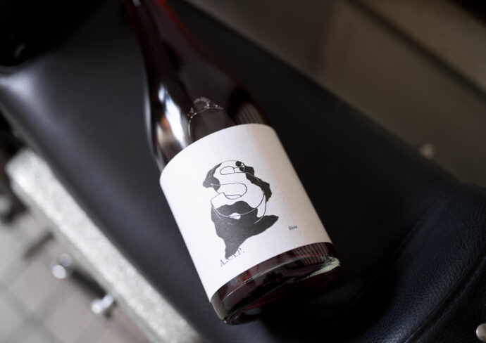 最高品質の甲州を世界へ ワイン それは人と自然の関わりによる表現である
KATUNUMA BREWERY KATUNUMA WINERY山梨県笛吹市一宮町塩田1720 SUSHI TENPURA 人々に感動を与えるワイナリーの創造
特約流通 東海地区唯一 名古屋正規特約店 希少 レア てんぷら
特約流通のみ販売 出汁 和食 マリアージュ 高級和食 鮨 寿司 天麩羅
ARUGA BRANCA ISEHARA(アルガブランカ)BARREL SERECTION T5 2021(バレル・セレクション T5 2021ヴィンテージ )ARUGA BRANCA ISEHARA(アルガブランカ イセハラ)MUGNUM SISE 1500ml 2020(マグナムサイズ 1500ml 2020ヴィンテージ )ARUGA BRANCA ISEHARA(アルガブランカ イセハラ)2016(2016 ヴィンテージ )ARUGA BRANCA ISEHARA(アルガブランカ イセハラ)2018(2018 ヴィンテージ )ARUGA BRANCA ISEHARA(アルガブランカ イセハラ)2019(2019 ヴィンテージ )
アルガブランカ クラレーザ ARUGABRANCA CLAREZA SURLIE
シュールリー アルガブランカ ヴィニャル イセハラ ARUGABRANCA
VINHAL ISSEHARA BARREL SERECTION バレル セレクション
全国5軒 酒販店 専門店 のみ 甲州 100% テロワール
甲州のグランクリュ
取り扱い 絶対的信頼関係 名古屋 トップ特約店 唯一無二 愛知
樽一本部のみの作品 30本 割り当て ARUGABRANCA PIPPA アルガブランカ ピッパ 樽醸造後6ヶ月 樽熟成2年 勝沼トンネルカーヴ
ARUGABRANCA BRILRANTE アルガブランカ
ブリリャンテ ARUGABRANCA DOCE アルガブランカ ドース
冷凍果汁
ARUGA RETIRO CATAVENTO アルガ レティーロ カタペント
ARUGA ALCACER 641 アルガ アルカサール マスカットベリーA
自社畑 ファースト セカンド
2018年 IWC 2018 アルガブランカ イセハラ2016 銀賞受賞 アルガブランカ ピッパ2015 銀賞受賞 アルガブランカクラレーザ2016 銀賞受賞
2012年 日本で飲もう最高のワイン アルガブランカイセハラ2011 国産ベストワイン ワイナリーツアー 富屋勝沼ワイナリーツアー 毎年 開催 15年以上 日本で唯一 レストラン風 KAZE 勝沼醸造直営飲食店
甲州は1300年以上の歴史を持つ日本固有のぶどう品種。 私たちの夢は、
この甲州ぶどうを用いたワインで世界中の人々を感動させることです。
原料となるぶどうの品種にこだわり、自らの手で栽培。ぶどうを絞る際にも、
ゆっくりと、ストレスをかけずに本来の個性の味わいを抽出していいきます。
すべてにおいて納得のいくワインづくり。そこから、最高の自信が生まれます。
アルガーノ ヌーヴォー 11月3日解禁 山梨ヌーヴォー アルガブランカ
シリーズ 甲州 マスカットベリーA コウシュウ KOUSHU 日本を代表
する 酒造好適葡萄 品種 透明感 クリア 飲みやすさ ライト ミディアム
勝沼醸造 株式会社 かつぬまじょうぞう カツヌマジョウゾウ スシ
テンプラ ADEGA VINICOLA D ARVGA たとえ一樽でも最高のものを。
代表取締役 有賀雄二 あるがゆうじ アルガユウジ ARUGA YUZI
最高品質の甲州を世界へ ワイン それは人と自然の関わりによる表現である
KATUNUMA BREWERY KATUNUMA WINERY山梨県笛吹市一宮町塩田1720 SUSHI TENPURA 人々に感動を与えるワイナリーの創造
特約流通 東海地区唯一 名古屋正規特約店 希少 レア てんぷら
特約流通のみ販売 出汁 和食 マリアージュ 高級和食 鮨 寿司 天麩羅
株式会社 富屋酒店 TOMIYA SAKETEN NAGOYA トミヤサケン
とみやさけてん 代表取締役 上田豊二 おたく マニア 高級飲食店専門取引
愛知県名古屋市瑞穂区上坂町1-41-2 特約店 特約流通 地酒 ワイン 専門店
クラッシックカー クラッシックバイク インテリア センス ファッション
音楽 ミュージック アート 80S マニア おたく ARUGA BRANCA ISEHARA(アルガブランカ イセハラ)BARREL SERECTION T5 2021(バレル・セレクション T5 2021ヴィンテージ )ARUGA BRANCA ISEHARA(アルガブランカ イセハラ)2016(2016 ヴィンテージ )
KATUNUMAWINERY BANSHODEN(勝沼醸造 番匠田葡萄園) CHARDONNEY 2002(シャルドネ 2002ヴィンテージ)甲州で挑む洗練された味わいのオ新たなレンジワインを。「アルガブランカ ARUGABRANCA <デンショウ DENSHO> 2022」
TOY’S FACTORY ADITAS M’R CHILDREN ミスター チルドレン 勝沼醸造 コラボ ナチュールワイン 甲州 醸造家 渡邊 にごり 発泡 超絶 飲みやすい 美しい DJ 自然派 独自流通 初の試み 白ワイン 赤ワイン トイズファクトリー 代表 といずふぁくとりー なちゅうーる ナチュールワイン 業界に一石を投じる KOUSHU NATURE 古欧州ナチュールワイン
(株)富屋酒店 かぶしきがいしゃ とみやさけてん カブシキガイシャ トミヤサケテン TOMIYA SAKETEN 愛知県名古屋市瑞穂区上坂町1-41-2 地酒屋 豊盃 HOUHAI ほうはい ホーハイ 三浦酒造 MIURASHUZO日高見 ひたかみ ヒタカミ HITAKAMI 平孝酒造 HIRAKOSHUZO 天の戸 アマノト あまのと AMANOTO 浅舞酒造 ASAMAISHUZO 飛露喜 HIROKISHUZOHONTEN 廣木酒造本店 HIROK 大那 DAINA ダイナ だいな 菊の里酒造 KIKUNOSATOSHUZO 旭興 KYOKUKO きょくこう キョクコウ 渡邉酒造 WATANABESHUZO 仙禽 SENKIN せんきん センキン(株)せんきん SENKIN鶴齢 カクレイ かくれい KAKUREI 青木酒造 AOKISHUZO謙信 ケンシン けんしん KENSHIN池田屋酒造 IKEDAYASHUZO 白岳仙 HAKUGAKUSEN ハクガクセン はくがくせん 安本酒造 YASUMOTOSHUZO 群馬泉 グンマイズミ ぐんまいずみ 島岡酒造 SHIMAOKASHUZO 喜久醉 きくよい キクヨイKIKUYOI 青島酒造 AOSHIMASHUZO 長珍 ちょうちん チョウチン長珍酒造CHOCHINSHUZO みねたからみりん 峯寳 味醂 一子相伝 ミネタカラ いっしそうでん イッシソウデン 小笠原味醂 OGASAWARA MIRIN
瀧自慢 たきじまん タキジマン 瀧自慢酒造 TAKIZIMANSHUZO 田光 TABIKA 早川酒造 HAYAKAWASHUZO 作 ZAKU ざく ザク 清水清三郎商店 SHIMIZUSEIZABUROSHOTEN 篠峯 櫛羅 しのみね シノミネ くじら クジラ 千代酒造 CHIYOSHUZO 雑賀 さいか サイカ 九重雑賀 KOKONOESAIKA 紀土 鶴梅 無量山 きっど キッド KID ツルウメ つるうめ TURUUME ムリョウザン むりょうざん MURYOZAN 平和酒造 HEIWASHUZO 蒼空 そうくう ソウクウ SÔKÛ 藤岡酒造 HUJIOKASHUZO 宝剣 HOUKEN 宝剣酒造 ほうけんしゅぞう ホウケンシュゾウ HOKENSHUZO 清酒竹鶴 小笹屋竹鶴 せいしゅたけつる セイシュタケツル おささやたけつる オササヤタケツル 竹鶴酒造 TAKETURUSHUZO
石鎚 いしづち イシヅチ 石鎚酒造 ISHIDUCHISHUZO 土佐しらぎく とさしらぎく トサシラギク 仙頭酒造場 せんとうしゅぞうじょう SENDOSHUZOZYO アルガブランカ ARUGABURANKA勝沼醸造 KATUNUMAJÔZÔ ドメーヌソガ ソガ・ペール・エ・フィス SOGA PELE ET FIS オブセワイナリー OBUSEWINERY ドメーヌタカヒコ DOMAINE TAKAHIKO クリサワブラン KURISAWA BLANC ナカザワワイナリー NAKAZAWA WINERY さつま寿 SATUMA KOTOBUKI 尾込商店 OGOME SHOTEN 蔵の師魂 KURANOSHIKON 小正醸造 KOMASA JÔZÔ 天狗櫻 TENGUSAKURA 白石酒蔵 SHIRAISHISHUZO しま千両 SHIMASENRYO 高崎酒蔵 TAKASAKISHUZO 杜氏潤平 TOJIJUNPEI 小玉醸造 KODAMAJOZO 赤鹿毛 青鹿毛 AKAKAGE AOKAGE 柳田酒蔵 YANAGIDASHUZO 舞香 MAIKA 泰明 TAIMEI 藤居醸造 HUZIIJÔZÔ 池の露 特酎天草 IKENOTUYU TOKUCHU AMAKUSA 壱乃醸 飛乃流 朝日 ICHINOJO HINORYU ASAHI 朝日酒造 ASAHISHUZO 龍宮 RYUGU 富田酒造場 TOMITASHUZOJO 鳥飼 TORIKAI 鳥飼酒造 TORIKAISHUZO 極楽 GOIKURAKU 林酒造場 HAYASHISHUZOJO 屋久の島大自然林 酔麦香 YAKUNOSHIMA DAISHIZENRIN SUIBASKUKA 本坊酒造 HONBOSHUZO
金峰 金峰荒蘆過 KINPO KINPOARAROKA 宇都酒造 UTOSHUZO 北谷長老 CHYATANCHÔRÔ 北谷酒造 CHYATANSHUZO 山原くいな YAMBARUKUINA やんばる酒造 YAMBARUSHUZO 2024年春オープン予定 いいねタウン瑞穂 iiNE マルシェ内 グランクレア瑞穂 いいねタウン瑞穂 愛知県名古屋市瑞穂区宝田町四丁目2番、3番2 春敲町三丁目23番1(地番) 魚太郎 UOTARO MIZUHO うおたろう ウオタロウ なごやみずほてん ナゴヤミズホテン 名古屋瑞穂店 車で1分 徒歩5分 丸明 瑞穂店 MARUAKI MIZUHO マルアキ ミズホテン まるあき みずほてん 徒歩10分 車3分 焼肉 美奈登 ヤキニクミナト やきにくみなと YAKINIKU MINATO 車で2分 徒歩10分 どての品川 DOTENO SHINAGAWA ドテノシナガワ どてのしながわ 車で30秒 徒歩1分昇福亭 SHOHUKUTEI しょうふくてい ショウフクテイ 街中華 マニア 大盛り 個性派 車で5分 徒歩15分 名店 近くにたくさんあり 堀田バンザイ 牛巻バンザイ 名古屋のへそ ASAP(エーサップ) MELROT NATURE メルローナチュール 赤